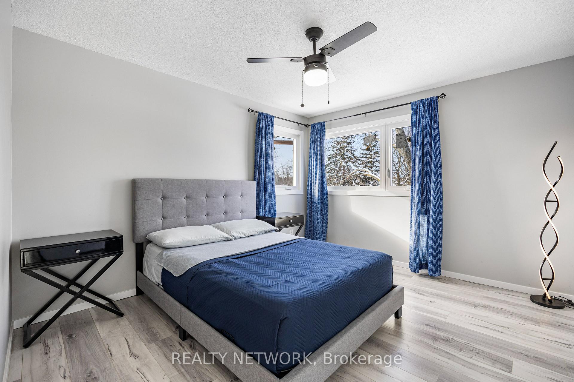 Photo 56 of 14 Lampman Lane, Barrie, 400 West — HOMEH