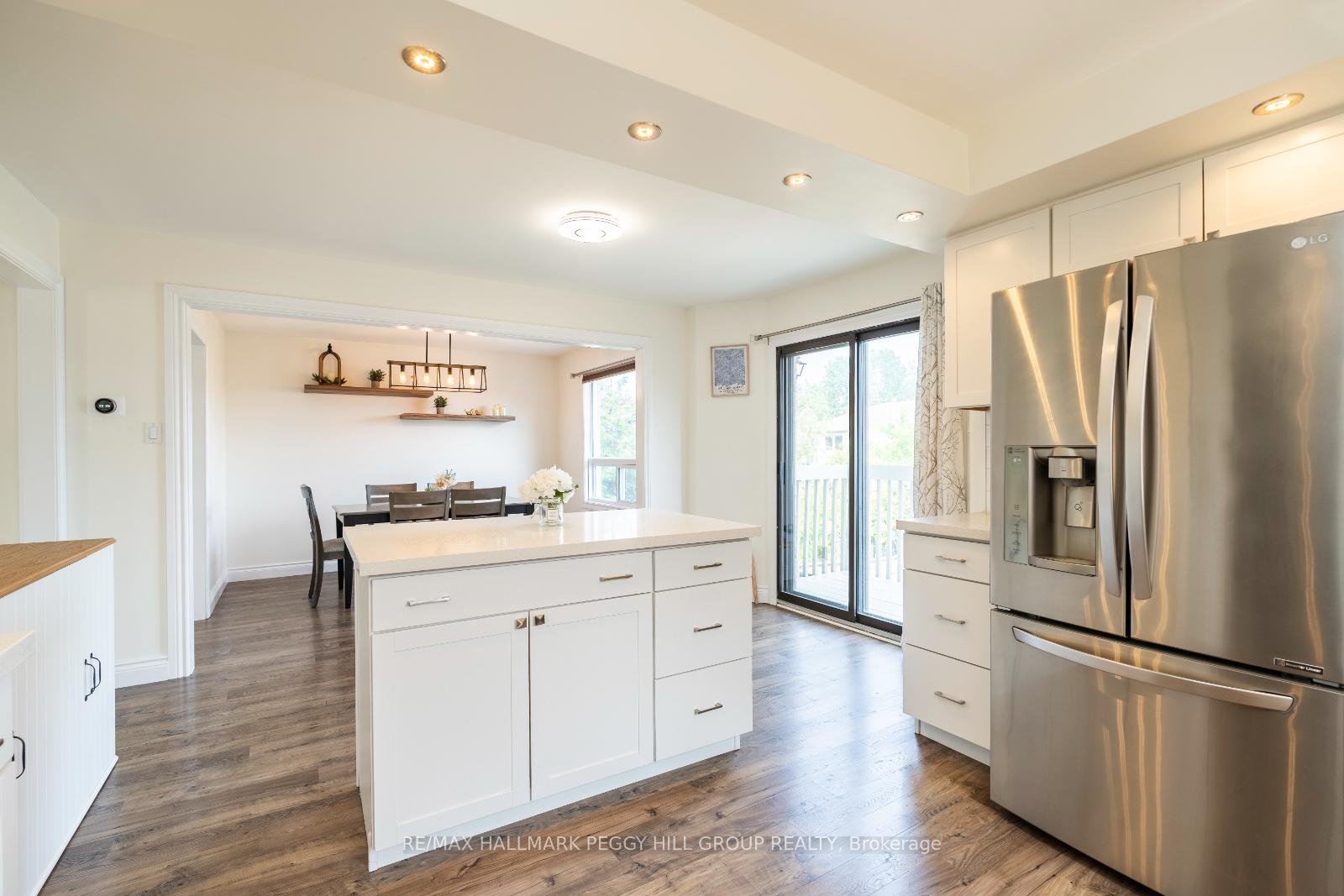 Photo 3 of 12 Cuthbert Street, Barrie, Ardagh — HOMEH