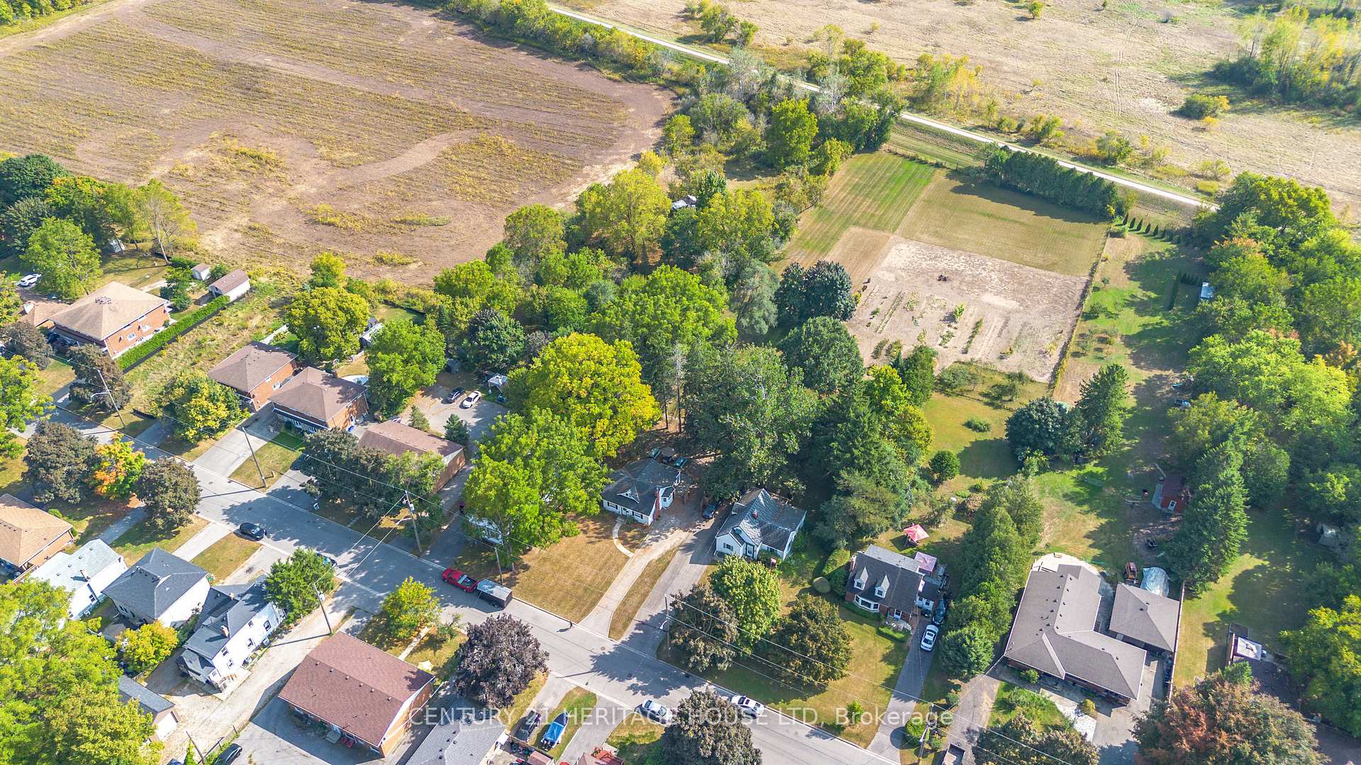 Photo 11 of 112 Baldwin Avenue S, Brant, Brantford Twp — HOMEH