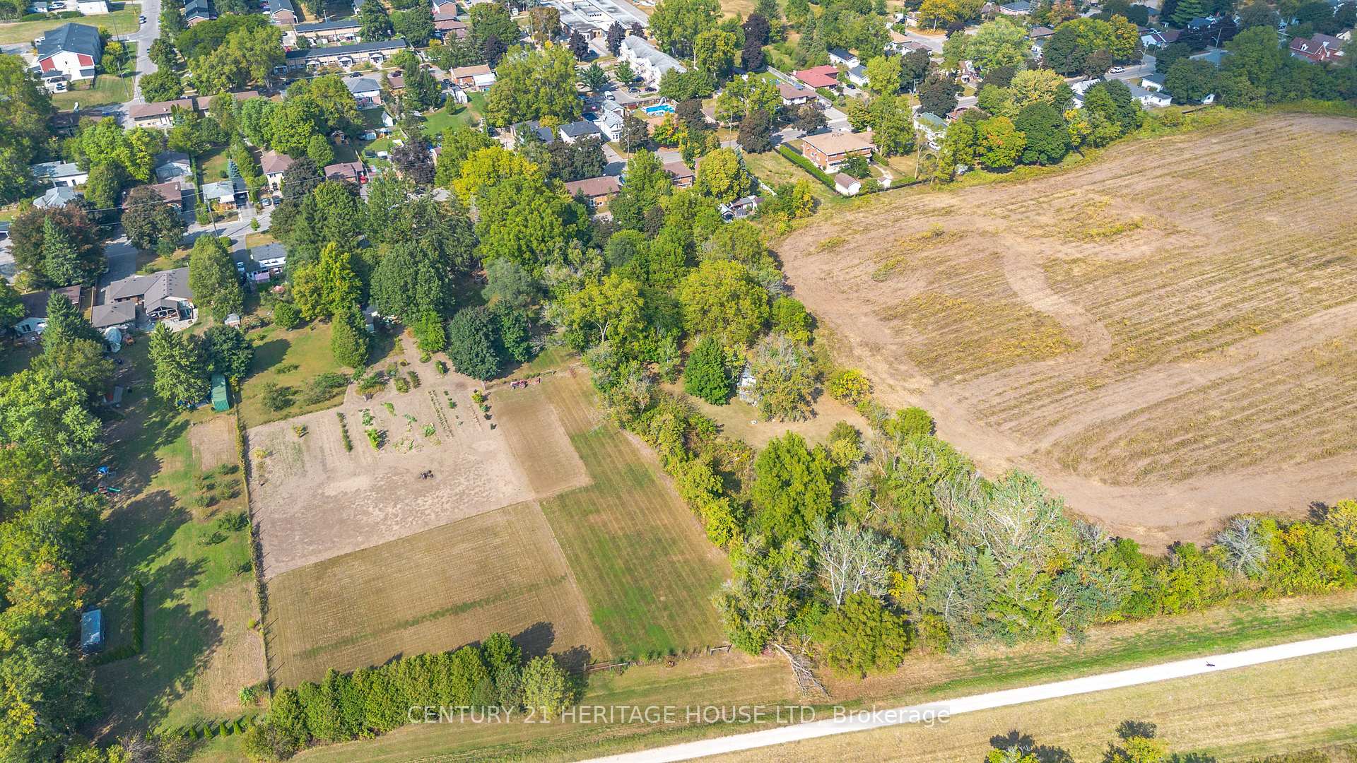 Photo 17 of 112 Baldwin Avenue S, Brant, Brantford Twp — HOMEH