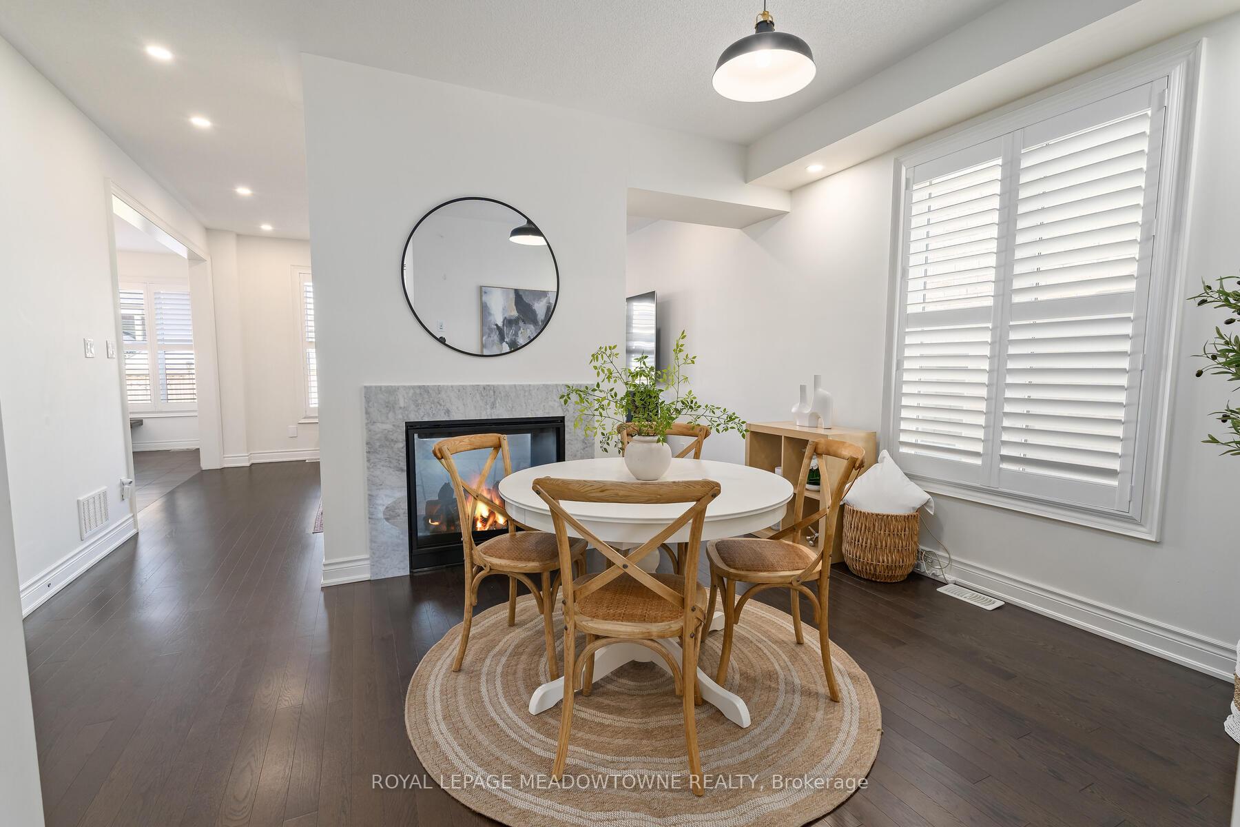 Photo 4 of 19 Mugford Crescent, Brampton, Bram West — HOMEH