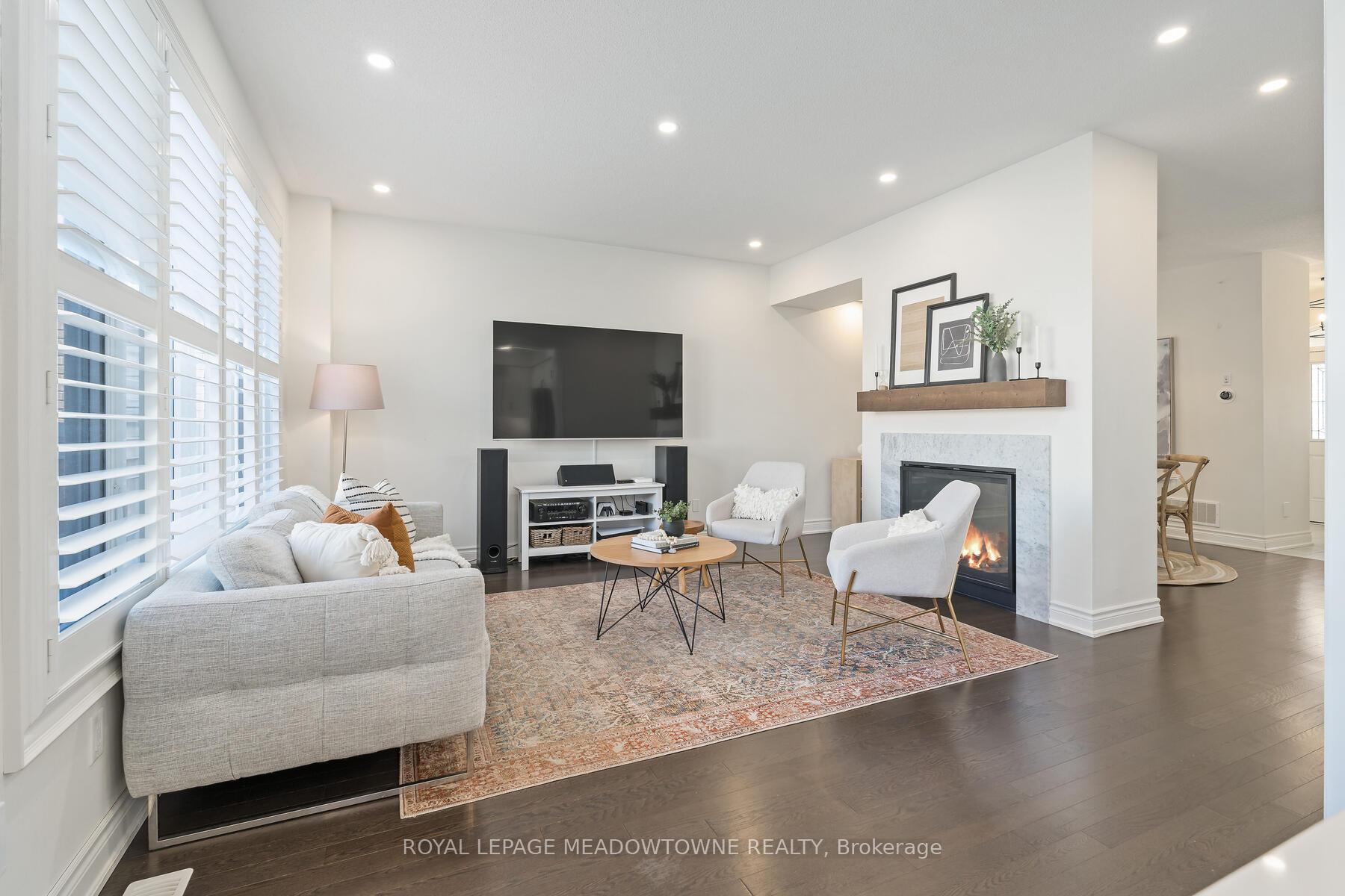 Photo 5 of 19 Mugford Crescent, Brampton, Bram West — HOMEH