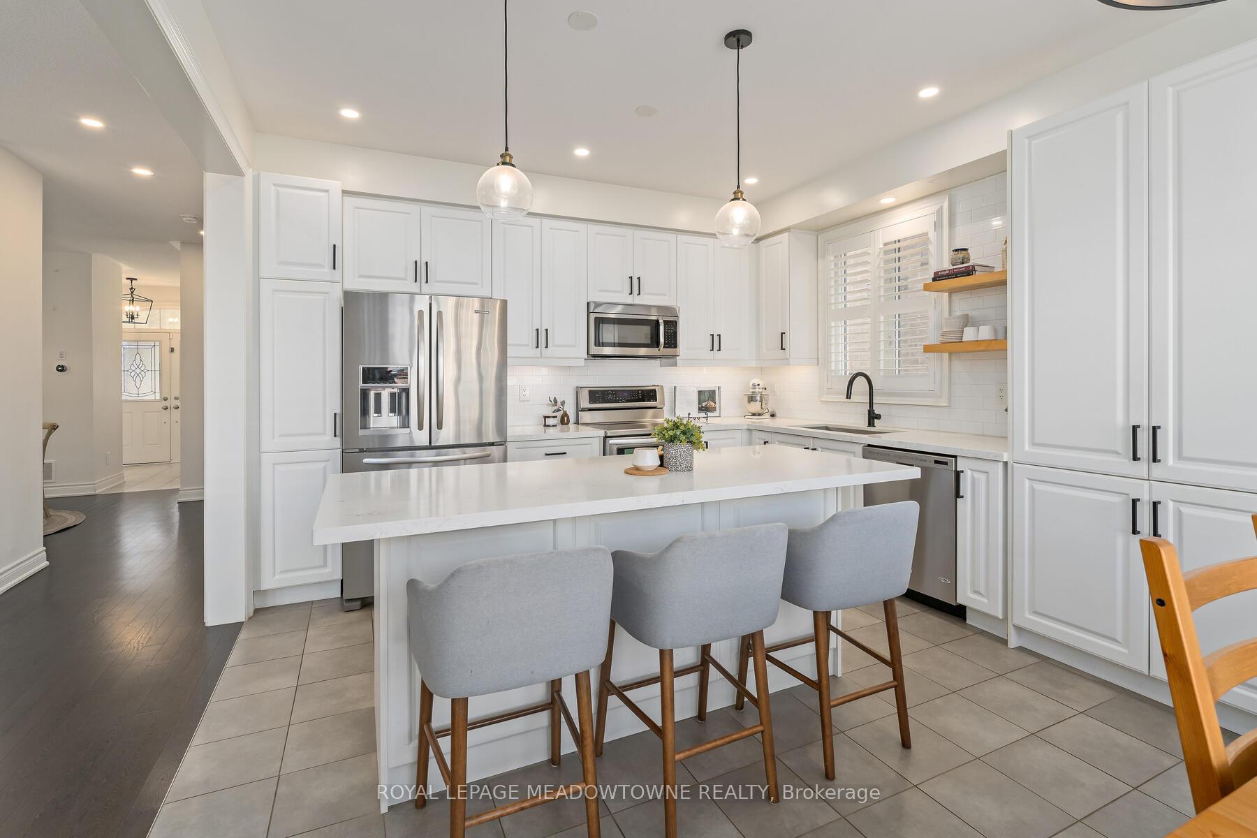 Photo 11 of 19 Mugford Crescent, Brampton, Bram West — HOMEH