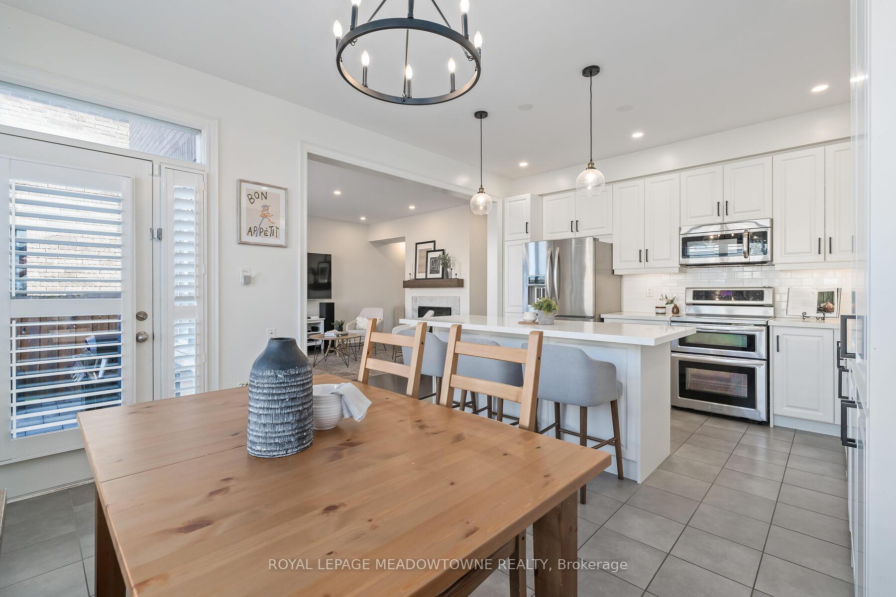 Photo 13 of 19 Mugford Crescent, Brampton, Bram West — HOMEH