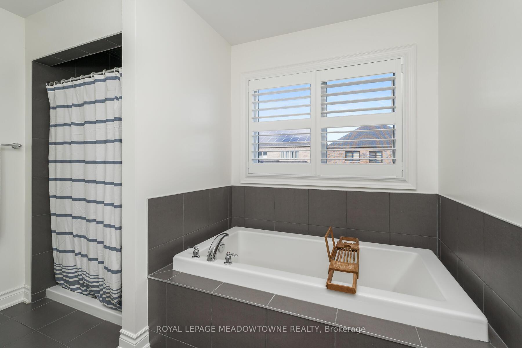 Photo 20 of 19 Mugford Crescent, Brampton, Bram West — HOMEH