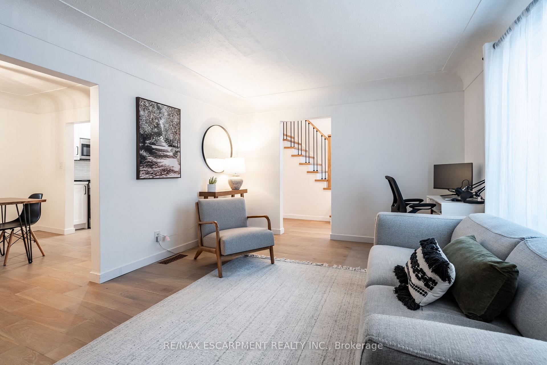 Photo 5 of 289 Mill Street, Hamilton, Waterdown — HOMEH