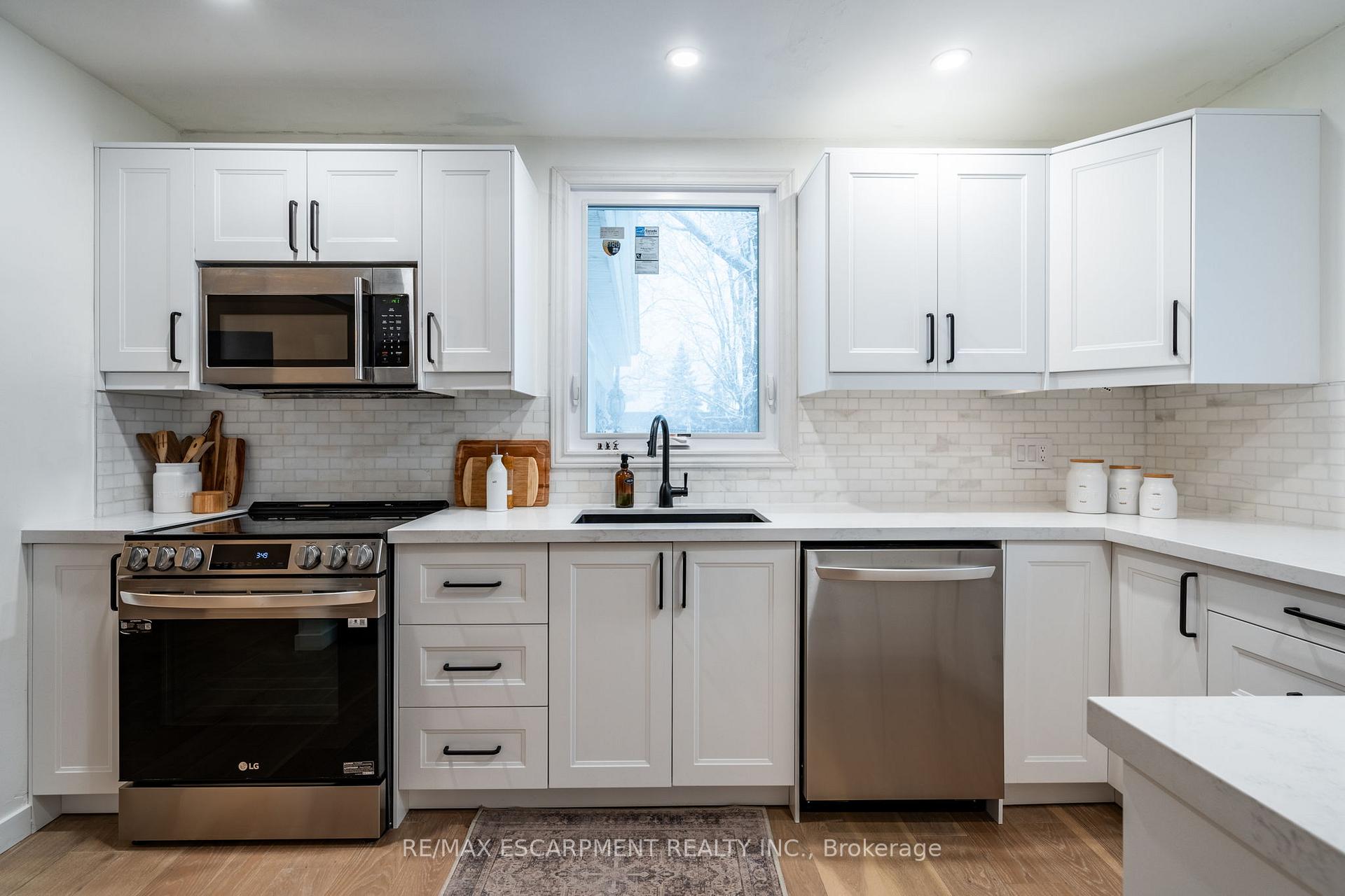 Photo 6 of 289 Mill Street, Hamilton, Waterdown — HOMEH