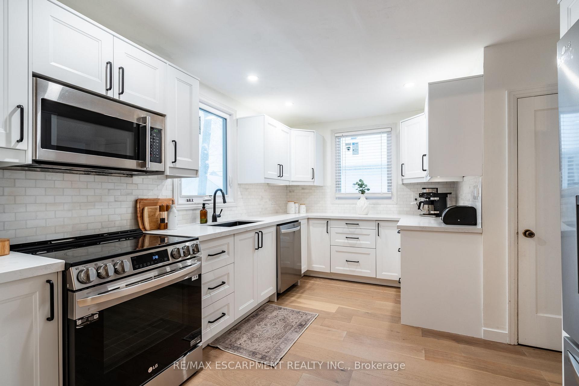 Photo 7 of 289 Mill Street, Hamilton, Waterdown — HOMEH