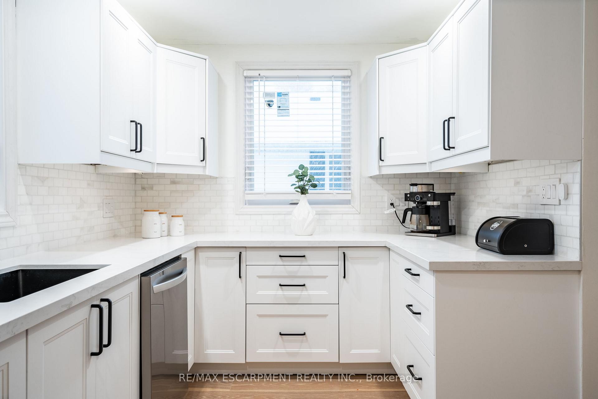 Photo 8 of 289 Mill Street, Hamilton, Waterdown — HOMEH