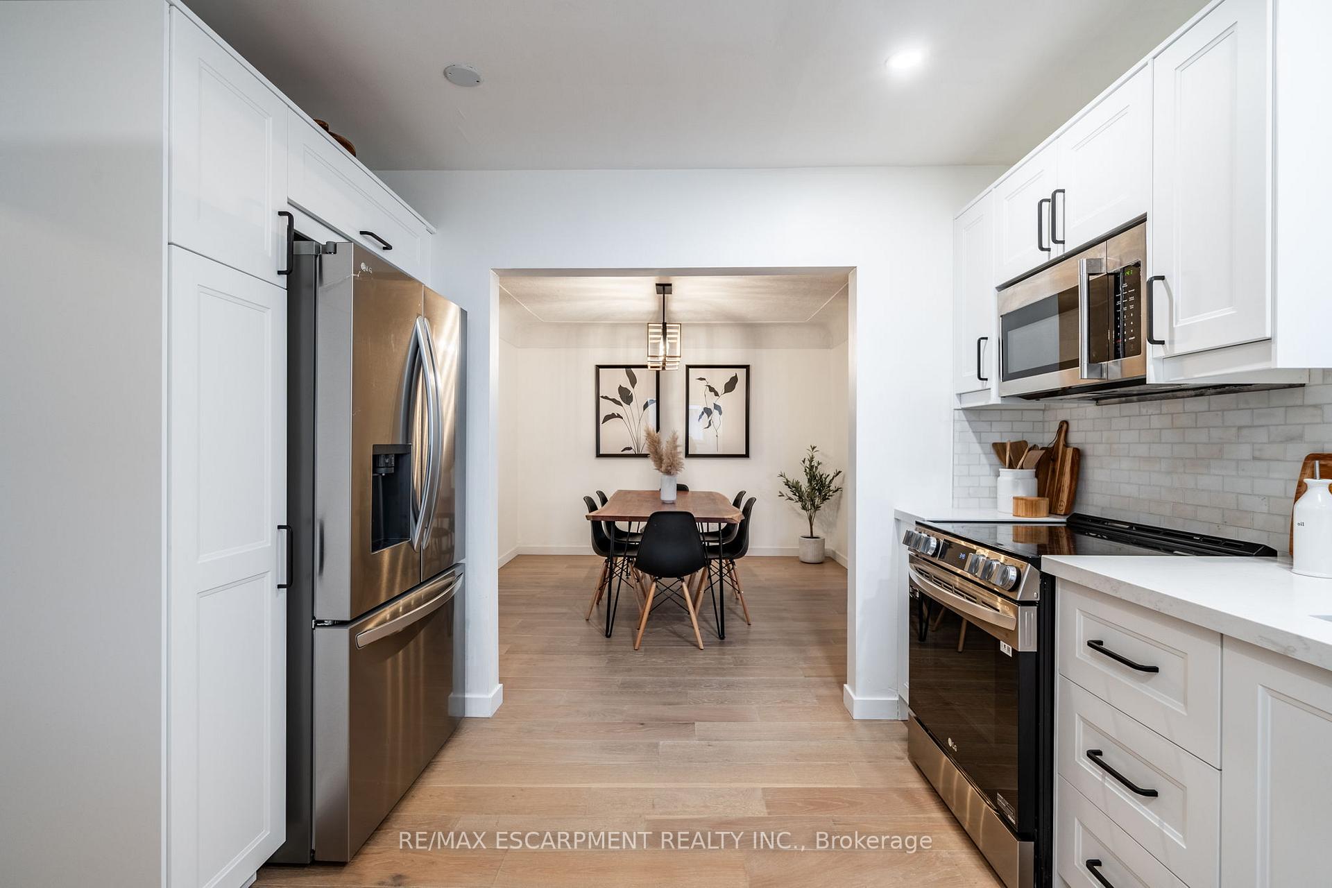 Photo 9 of 289 Mill Street, Hamilton, Waterdown — HOMEH
