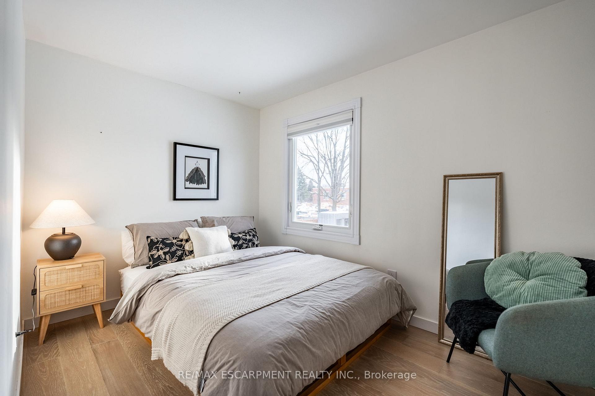 Photo 16 of 289 Mill Street, Hamilton, Waterdown — HOMEH