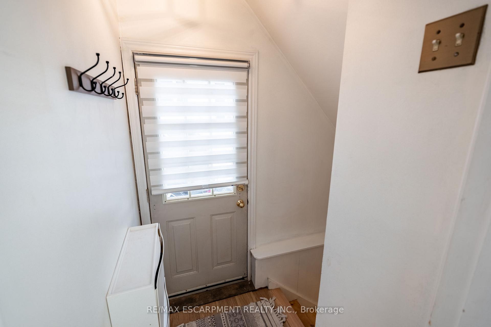 Photo 23 of 289 Mill Street, Hamilton, Waterdown — HOMEH