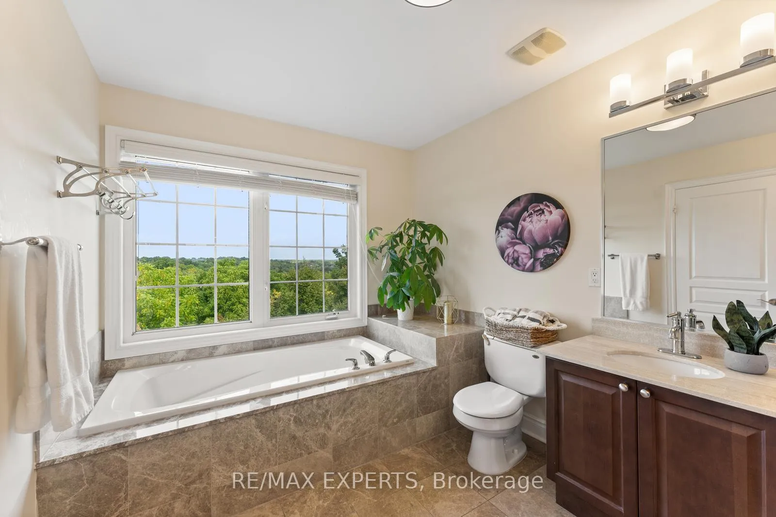 Photo 25 of 134 Rolling Hills Lane, Caledon, Bolton West — HOMEH