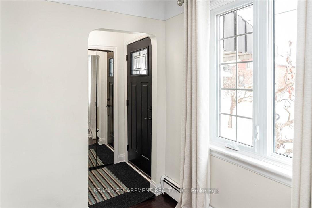 Photo 6 of 865 Queensdale Avenue E, Hamilton, Raleigh — HOMEH