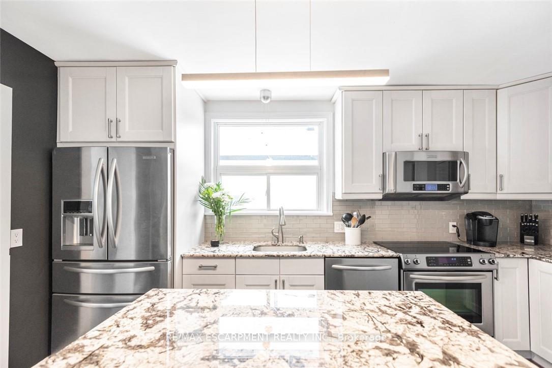 Photo 15 of 865 Queensdale Avenue E, Hamilton, Raleigh — HOMEH