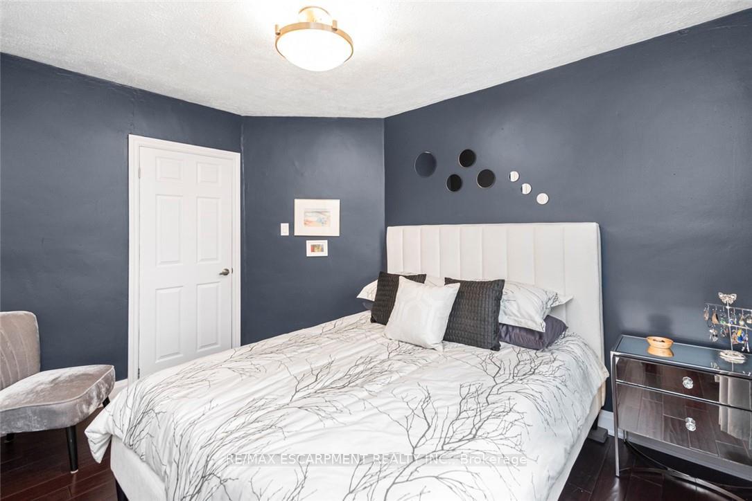 Photo 19 of 865 Queensdale Avenue E, Hamilton, Raleigh — HOMEH