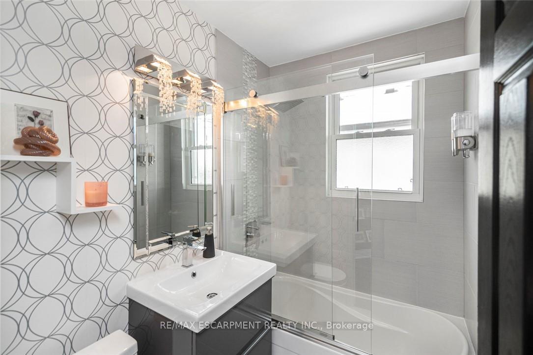 Photo 43 of 865 Queensdale Avenue E, Hamilton, Raleigh — HOMEH
