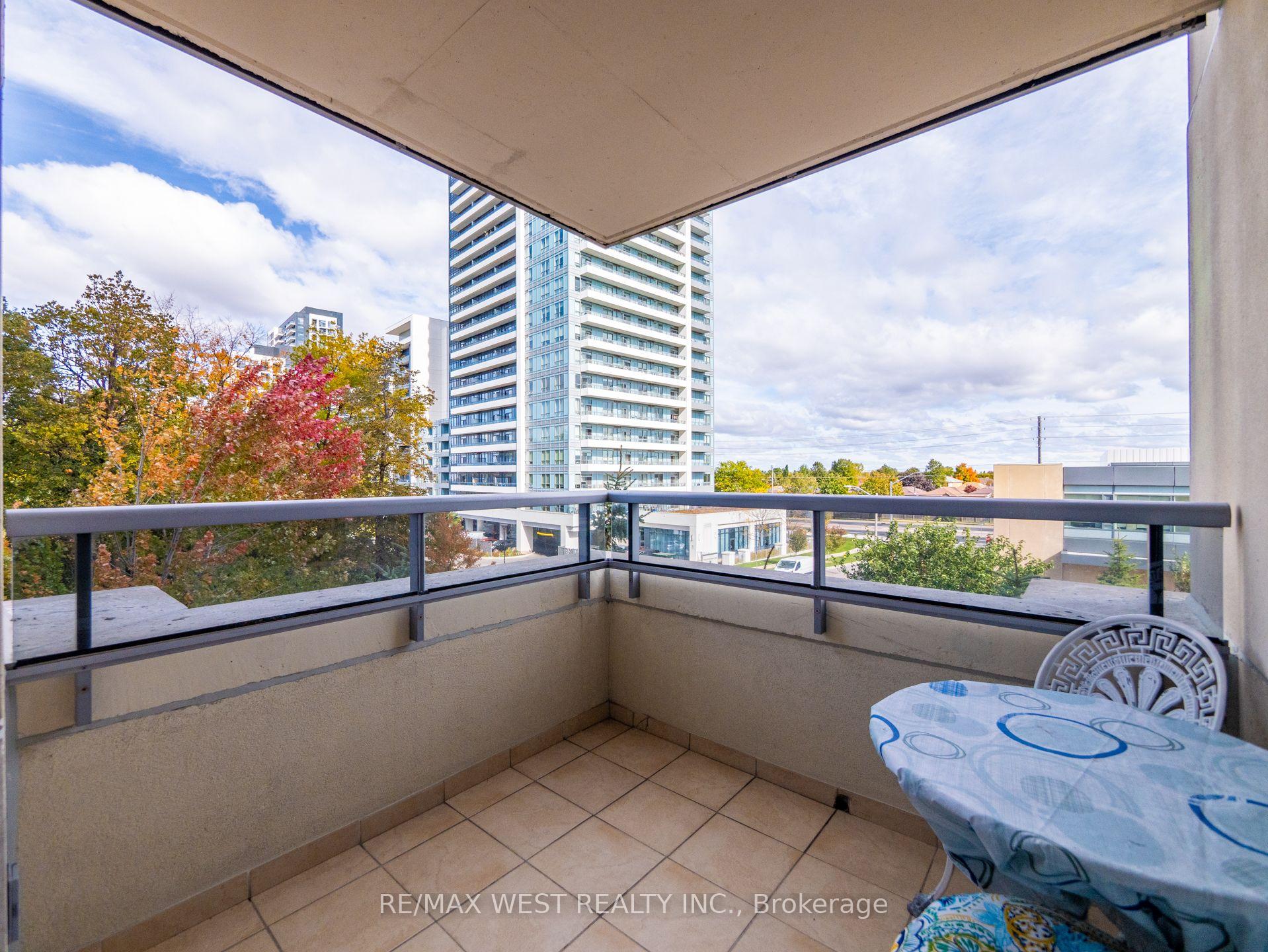 Photo 4 of Unit 309, 7 North Park Road, Vaughan, Beverley Glen — HOMEH