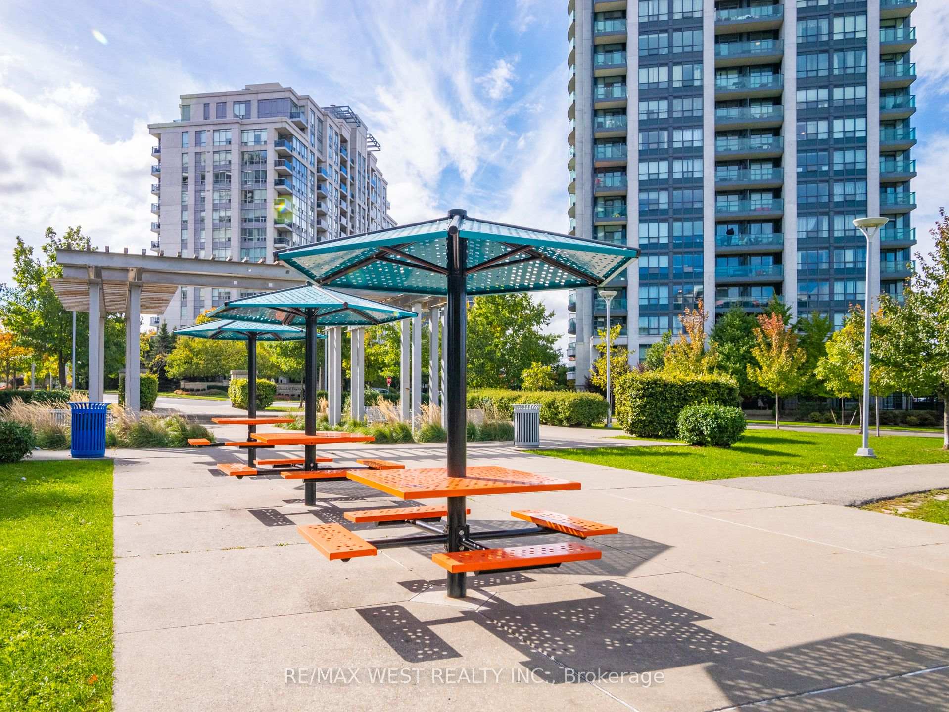Photo 7 of Unit 309, 7 North Park Road, Vaughan, Beverley Glen — HOMEH