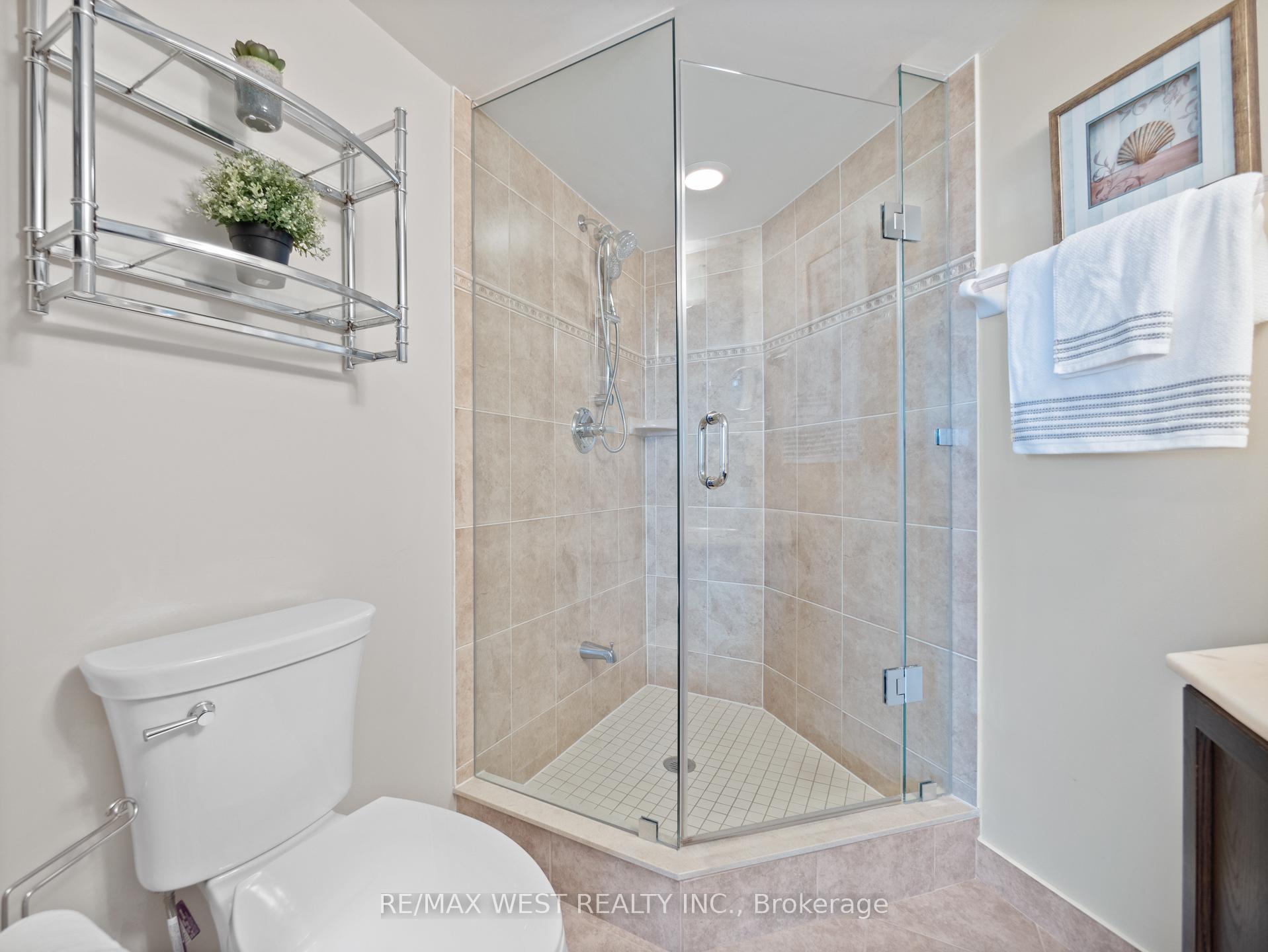 Photo 39 of Unit 309, 7 North Park Road, Vaughan, Beverley Glen — HOMEH