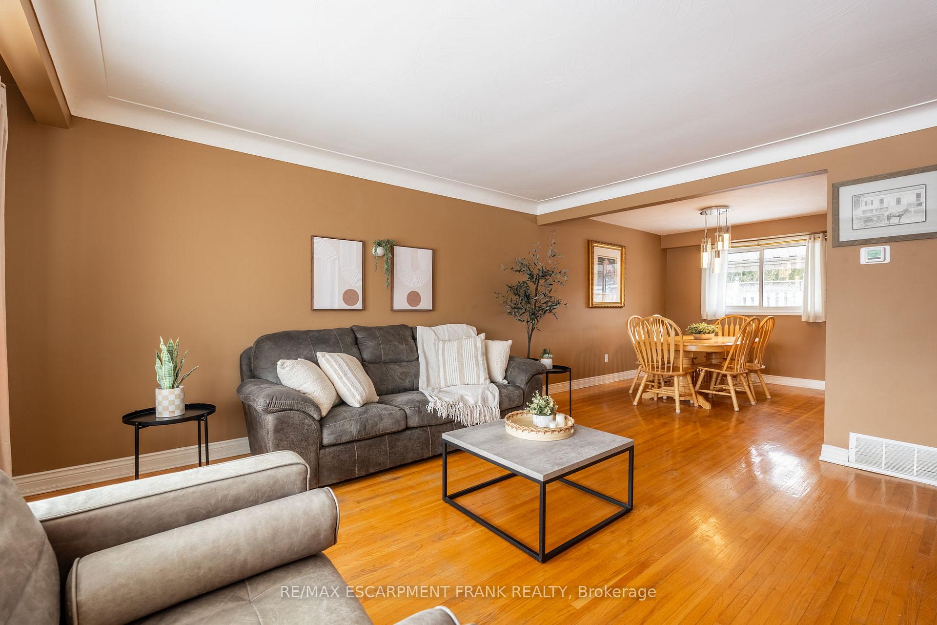 Photo 6 of 2 Maria Court, Hamilton, Lisgar — HOMEH