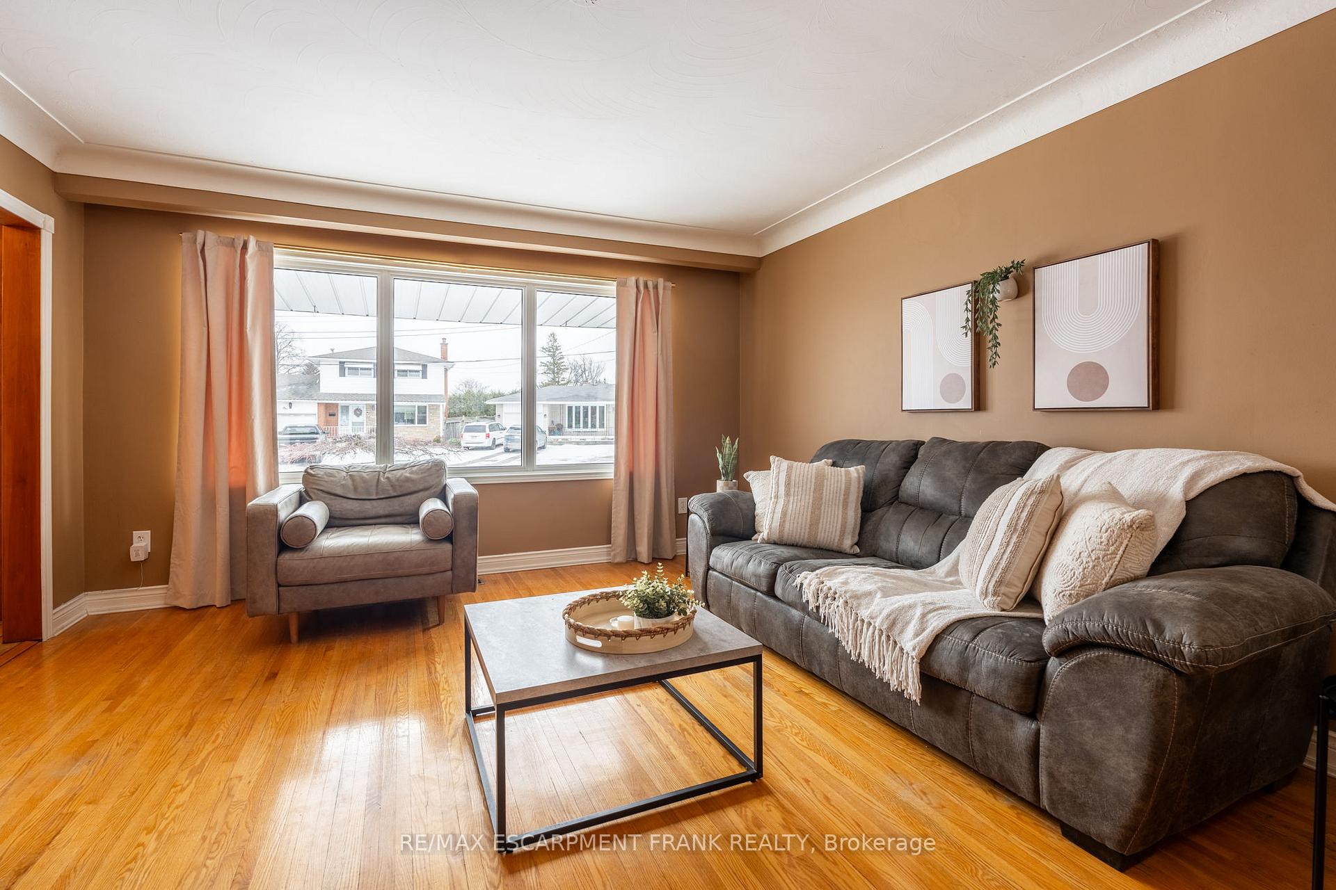Photo 7 of 2 Maria Court, Hamilton, Lisgar — HOMEH
