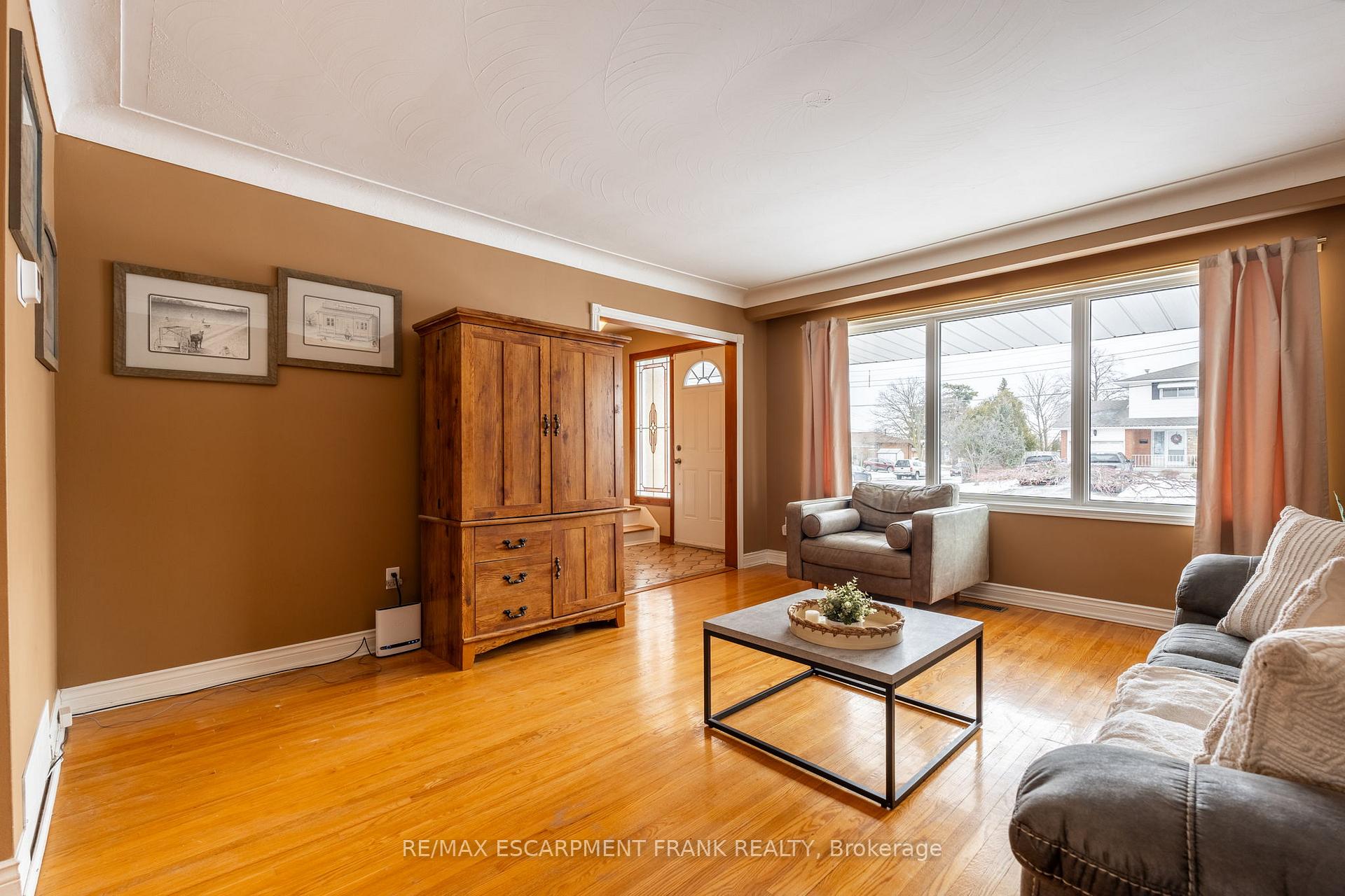 Photo 9 of 2 Maria Court, Hamilton, Lisgar — HOMEH