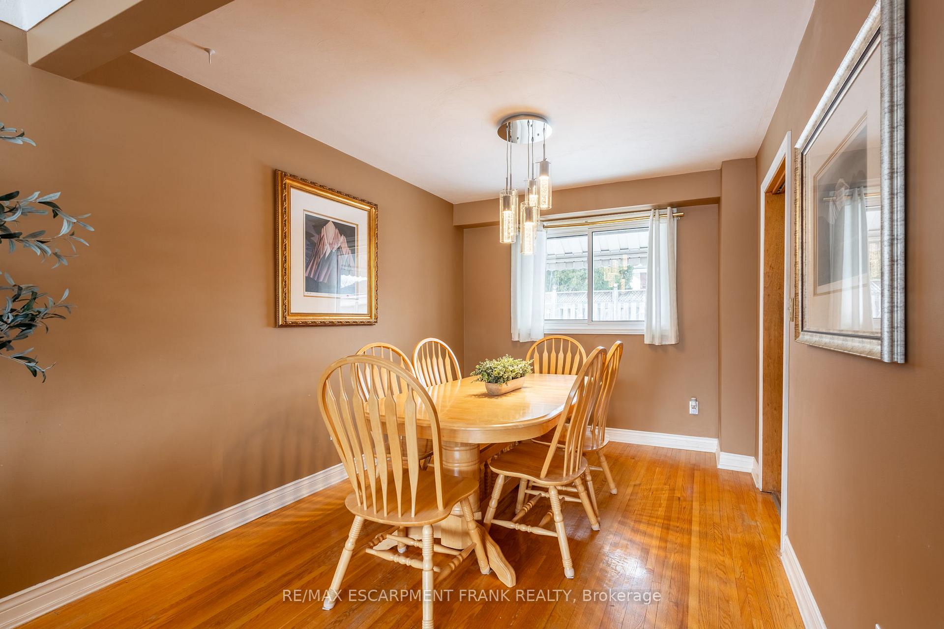 Photo 10 of 2 Maria Court, Hamilton, Lisgar — HOMEH