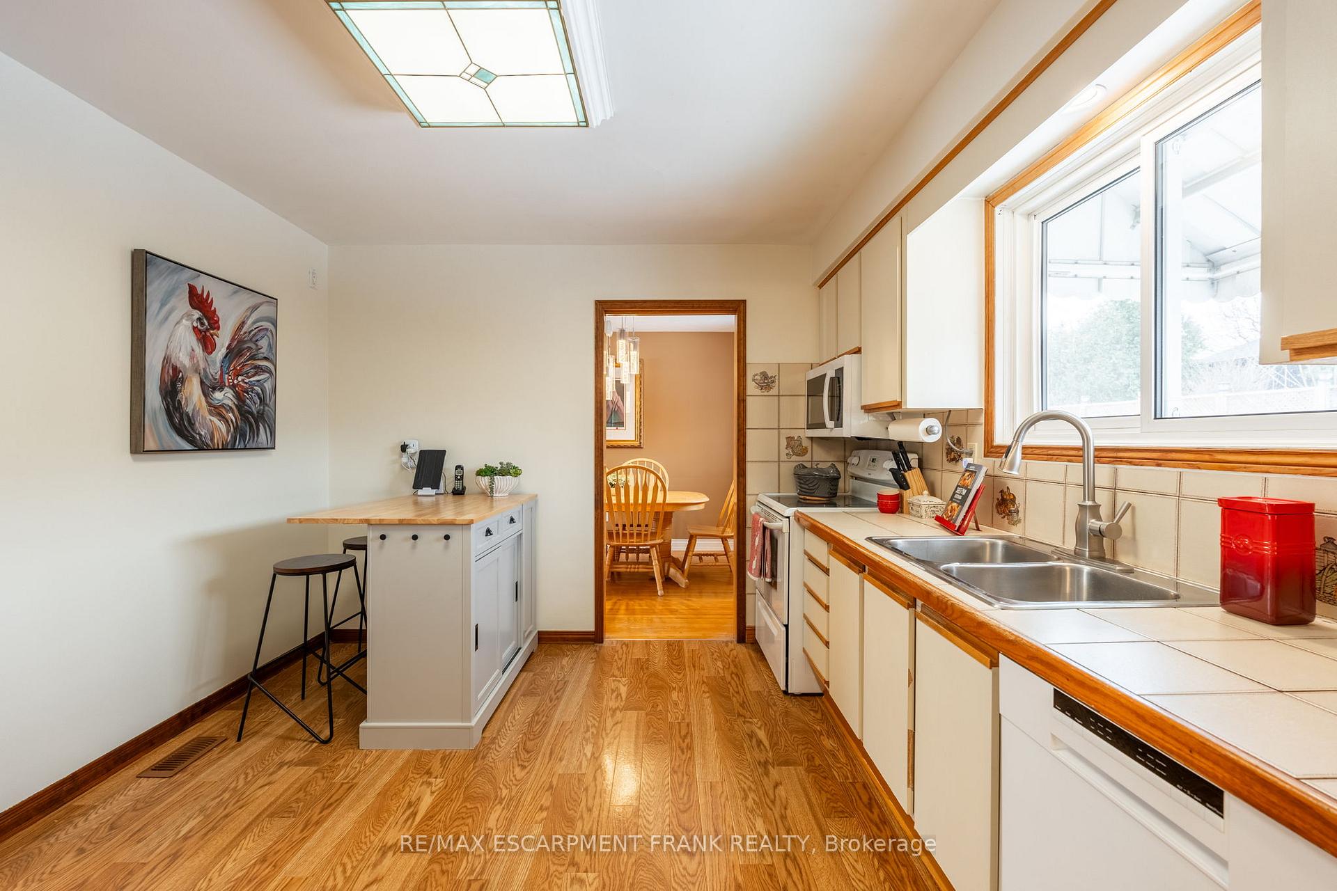 Photo 13 of 2 Maria Court, Hamilton, Lisgar — HOMEH