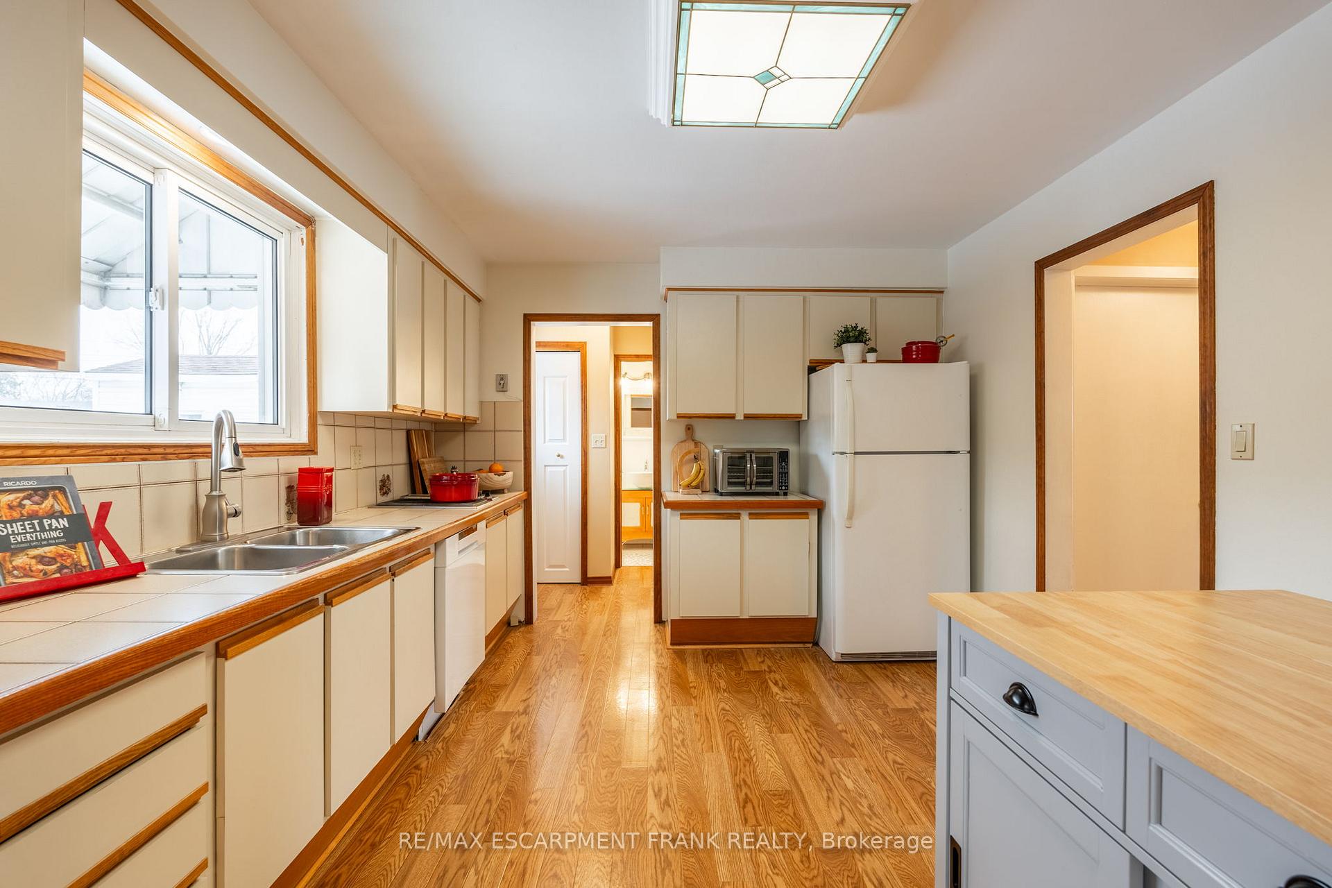 Photo 14 of 2 Maria Court, Hamilton, Lisgar — HOMEH