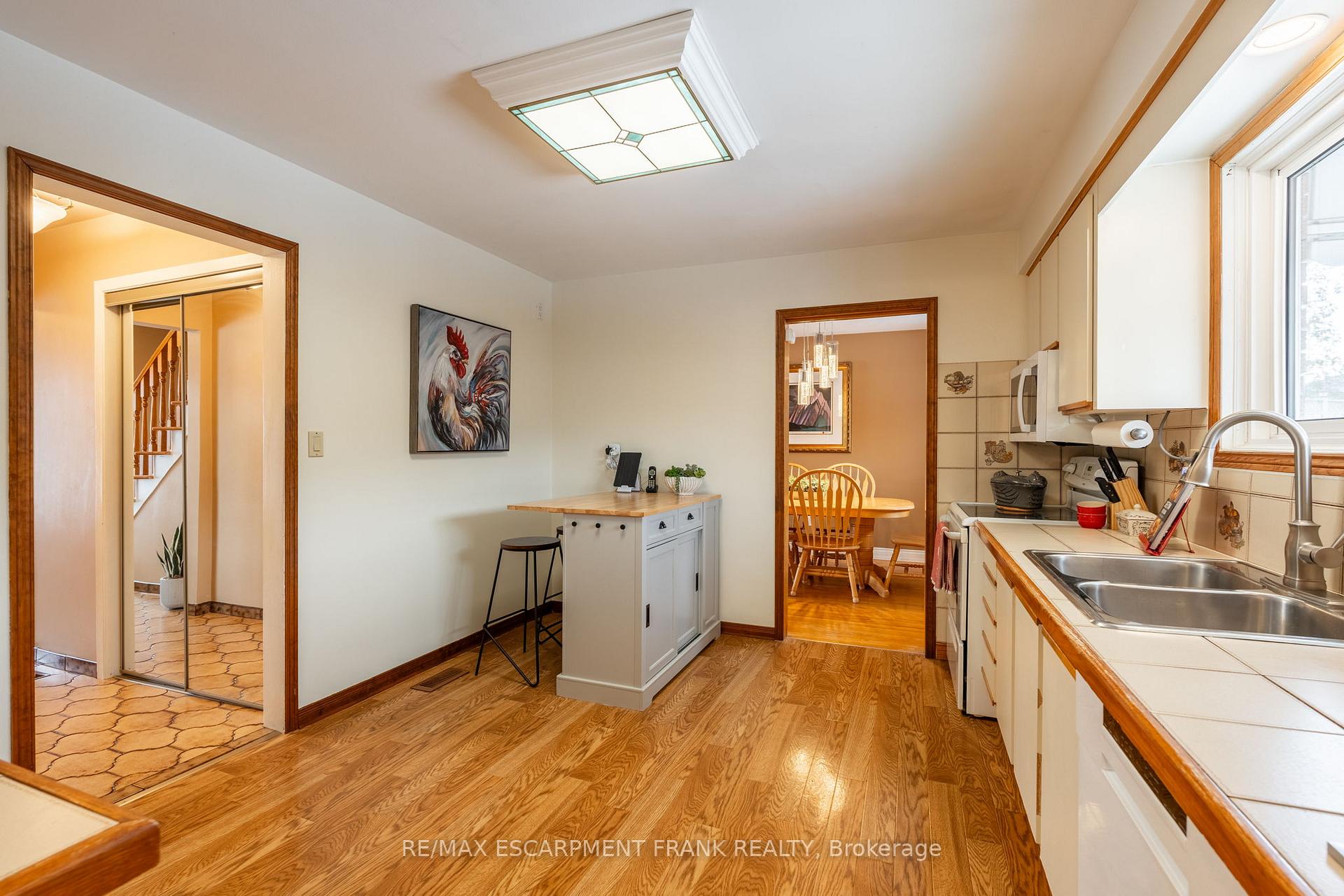 Photo 16 of 2 Maria Court, Hamilton, Lisgar — HOMEH