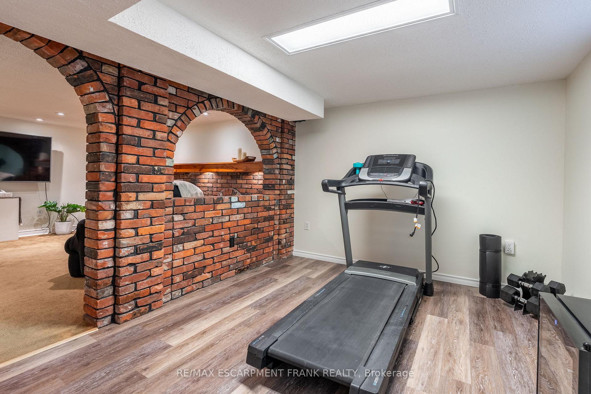 Photo 28 of 2 Maria Court, Hamilton, Lisgar — HOMEH