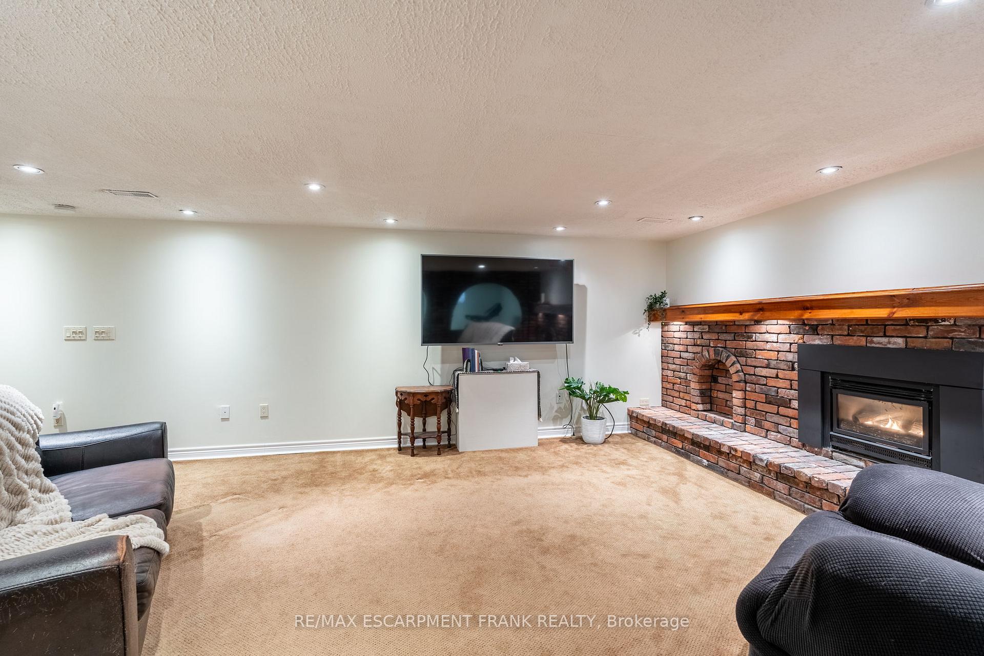 Photo 42 of 2 Maria Court, Hamilton, Lisgar — HOMEH