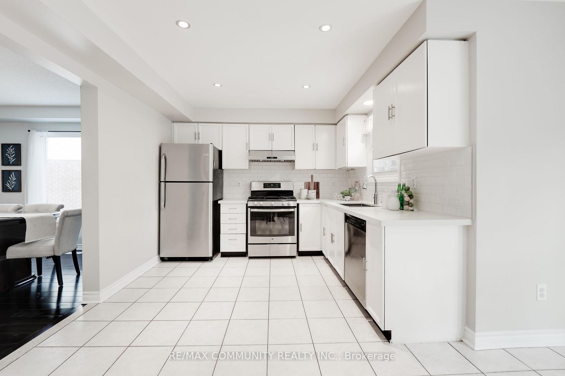 Photo 12 of 23 Reed Drive, Ajax, Central — HOMEH