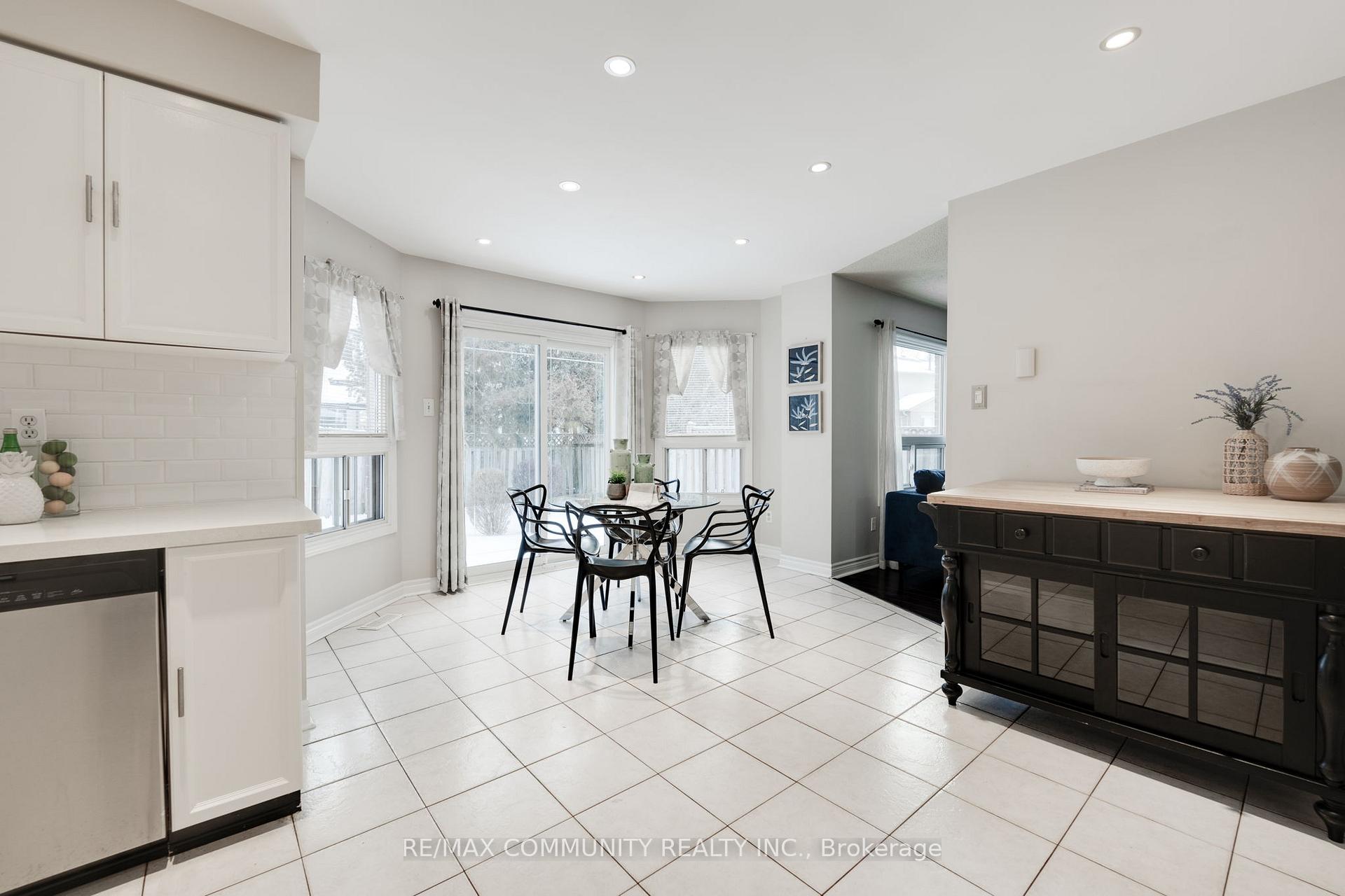 Photo 13 of 23 Reed Drive, Ajax, Central — HOMEH