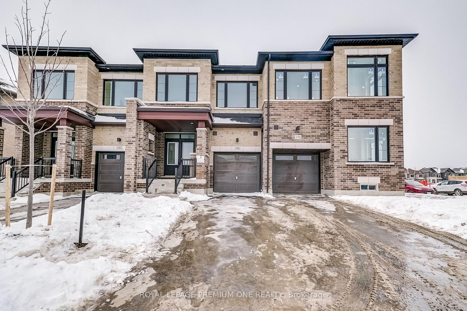 Photo 3 of 166 Hartington Street, Vaughan, Kleinburg — HOMEH