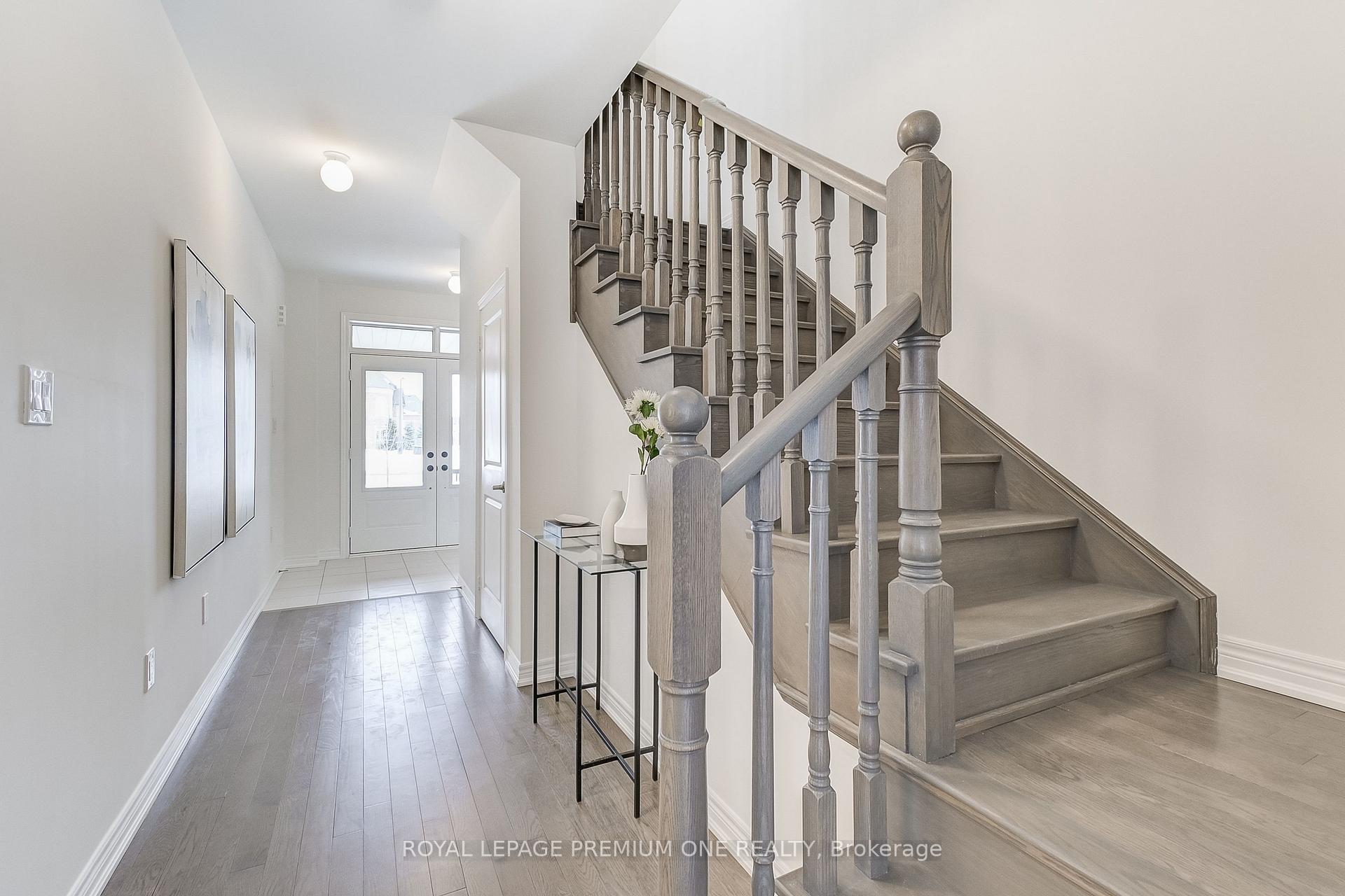 Photo 7 of 166 Hartington Street, Vaughan, Kleinburg — HOMEH