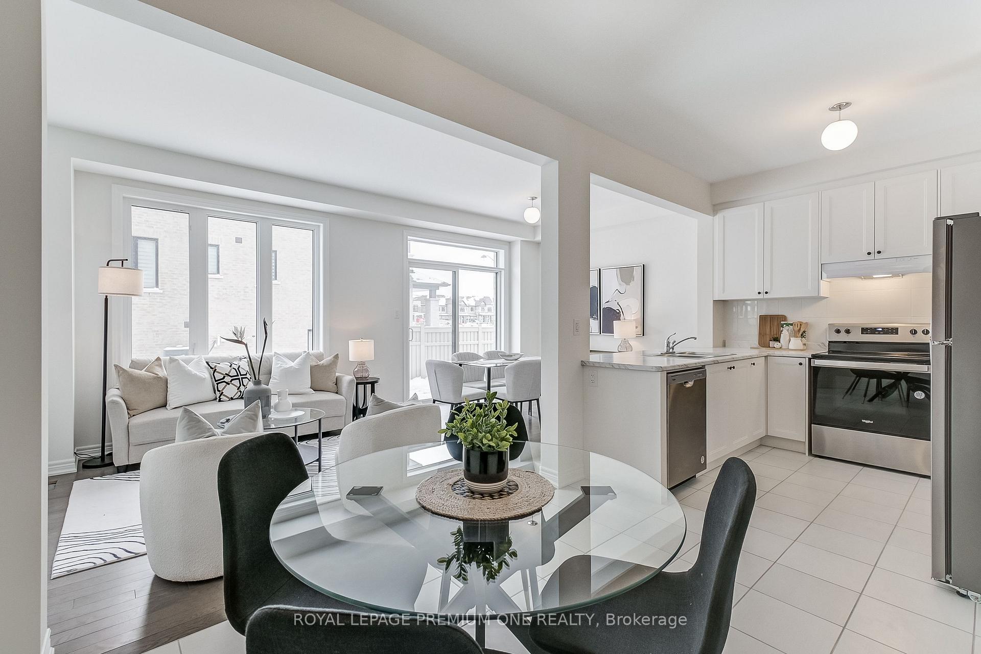 Photo 10 of 166 Hartington Street, Vaughan, Kleinburg — HOMEH