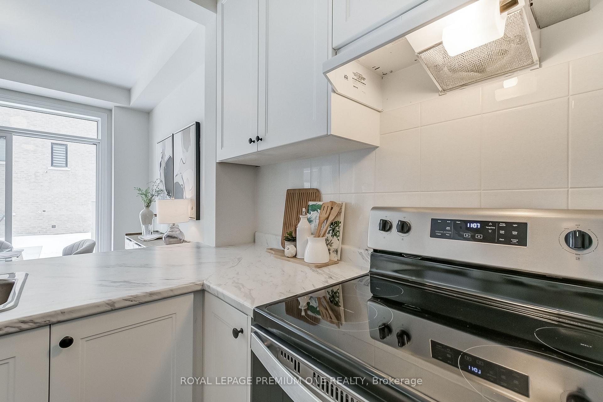 Photo 13 of 166 Hartington Street, Vaughan, Kleinburg — HOMEH