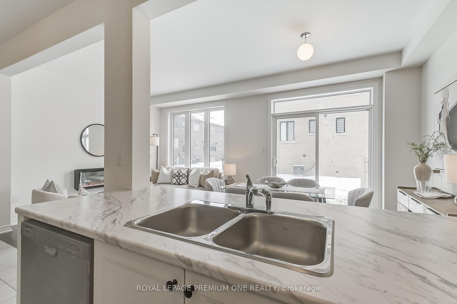Photo 14 of 166 Hartington Street, Vaughan, Kleinburg — HOMEH