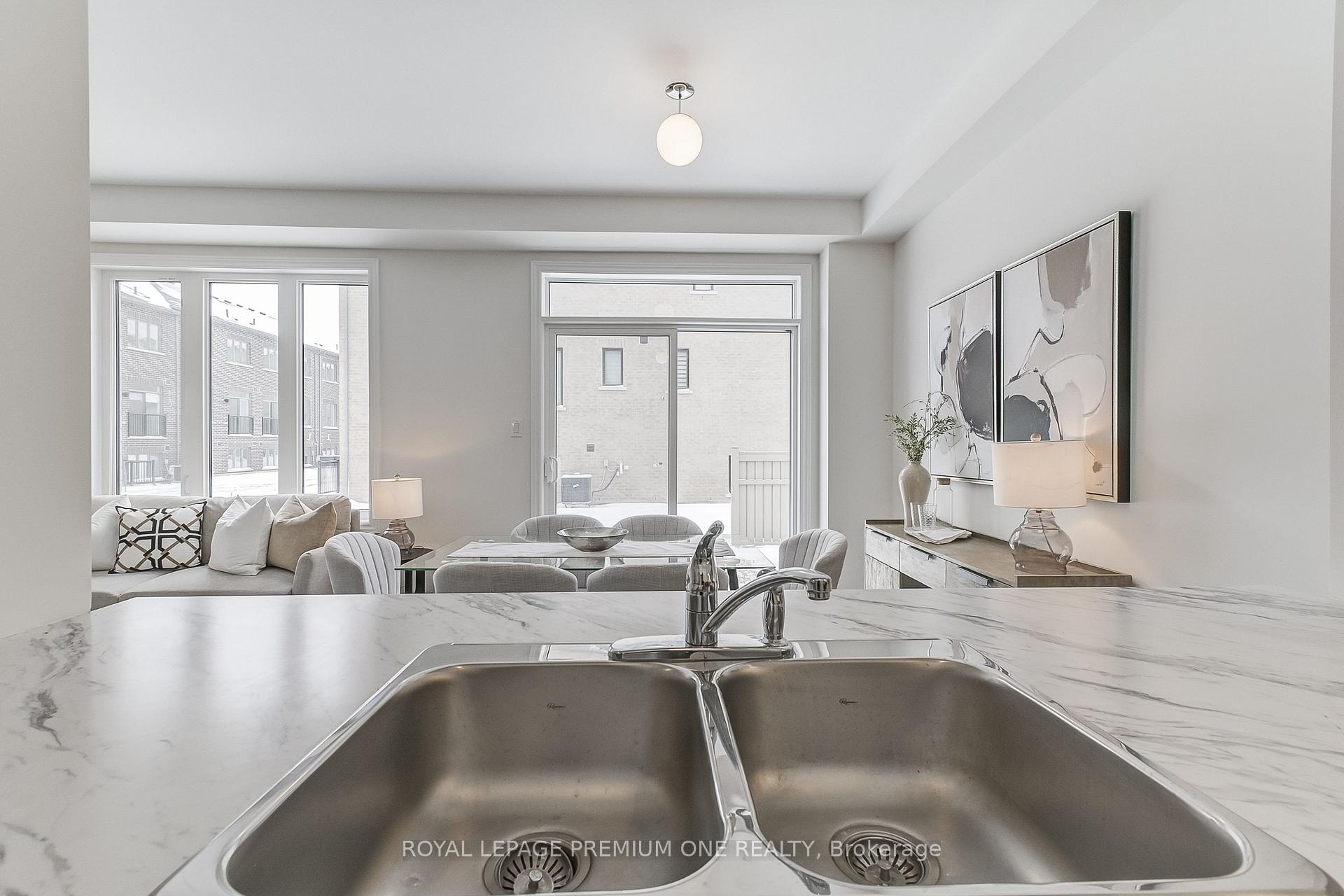 Photo 15 of 166 Hartington Street, Vaughan, Kleinburg — HOMEH
