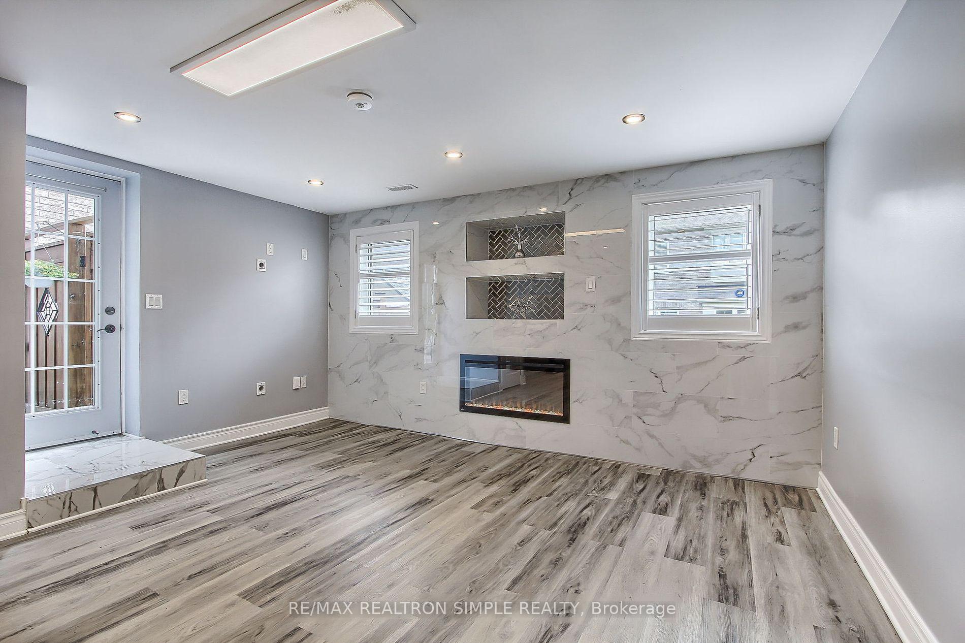 Photo 2 of Unit Bsmt, 66 Thomas Phillips Drive, Aurora, Rural Aurora — HOMEH