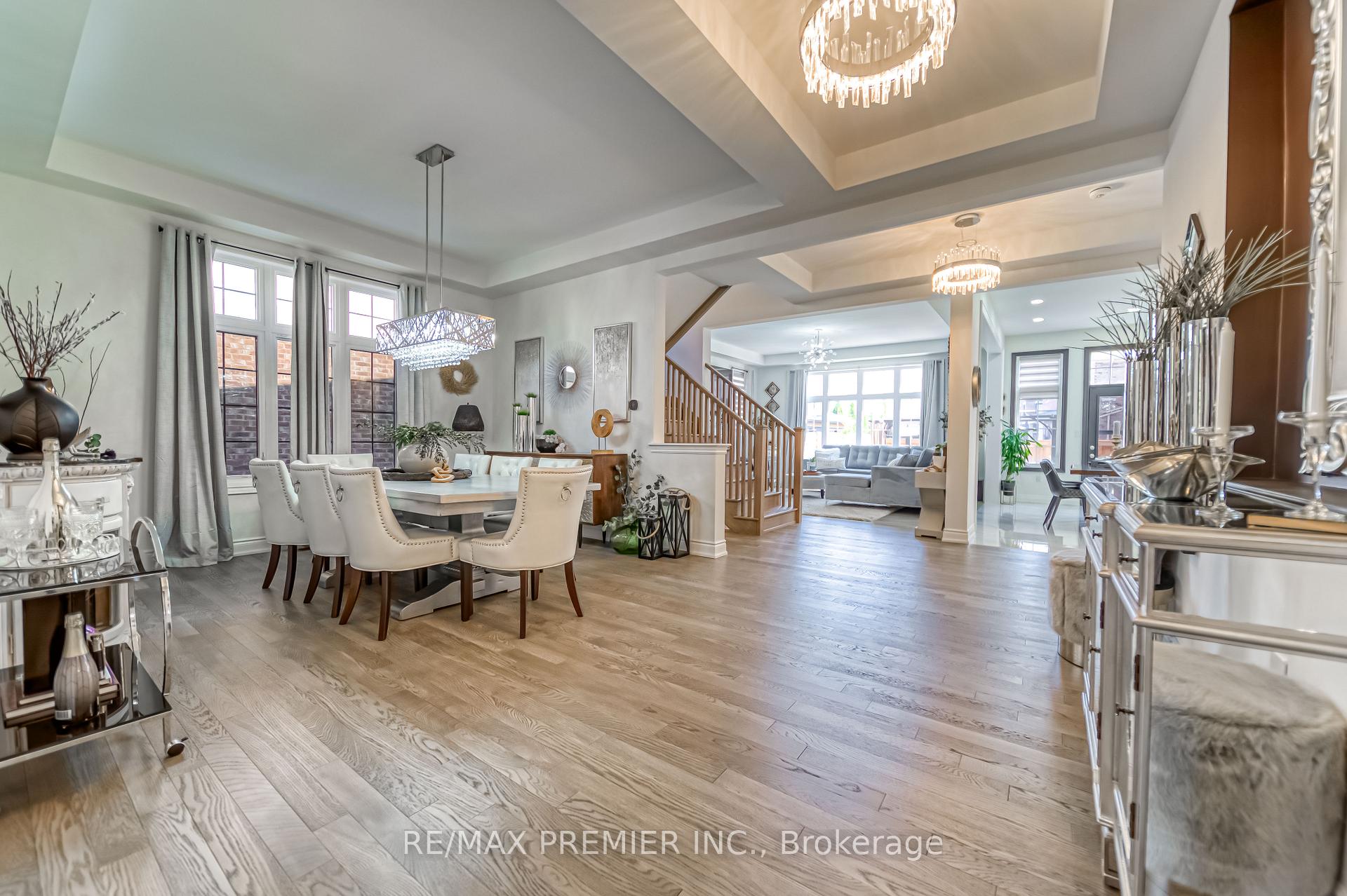 Photo 6 of 116 Klein Mills Road, Vaughan, Kleinburg — HOMEH