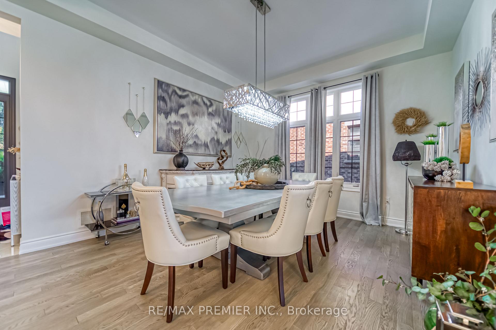 Photo 8 of 116 Klein Mills Road, Vaughan, Kleinburg — HOMEH