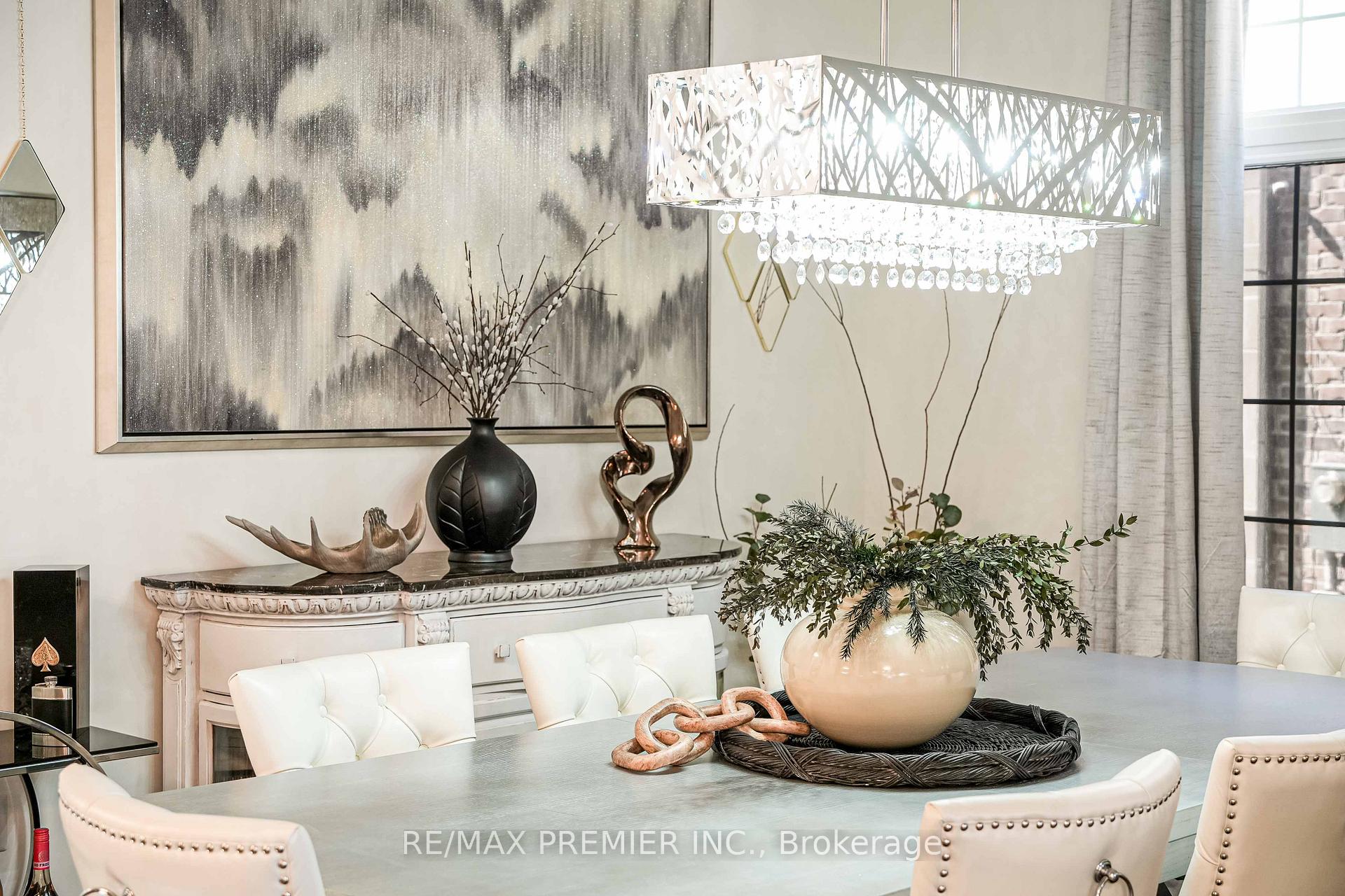 Photo 9 of 116 Klein Mills Road, Vaughan, Kleinburg — HOMEH