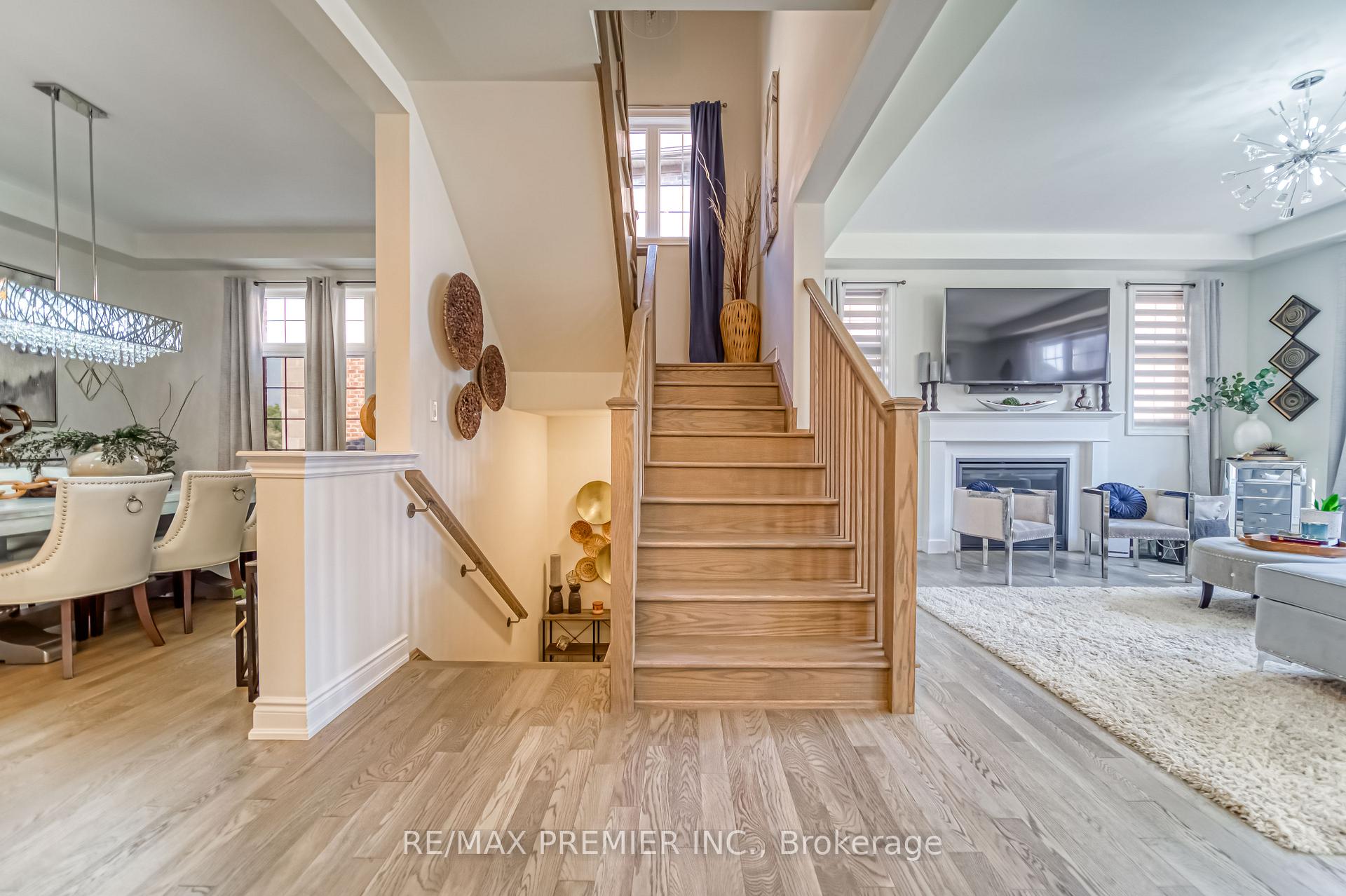 Photo 10 of 116 Klein Mills Road, Vaughan, Kleinburg — HOMEH