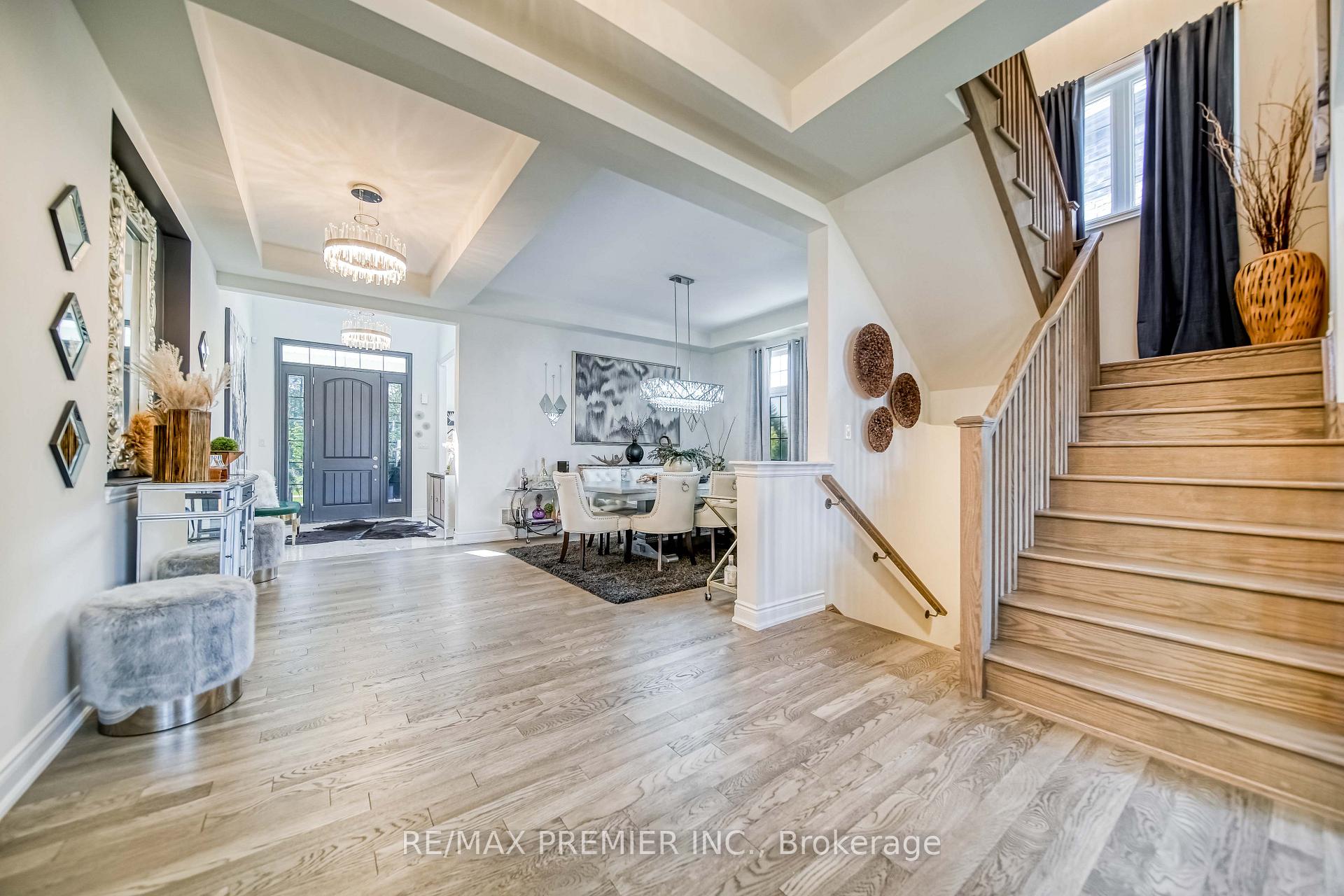 Photo 11 of 116 Klein Mills Road, Vaughan, Kleinburg — HOMEH