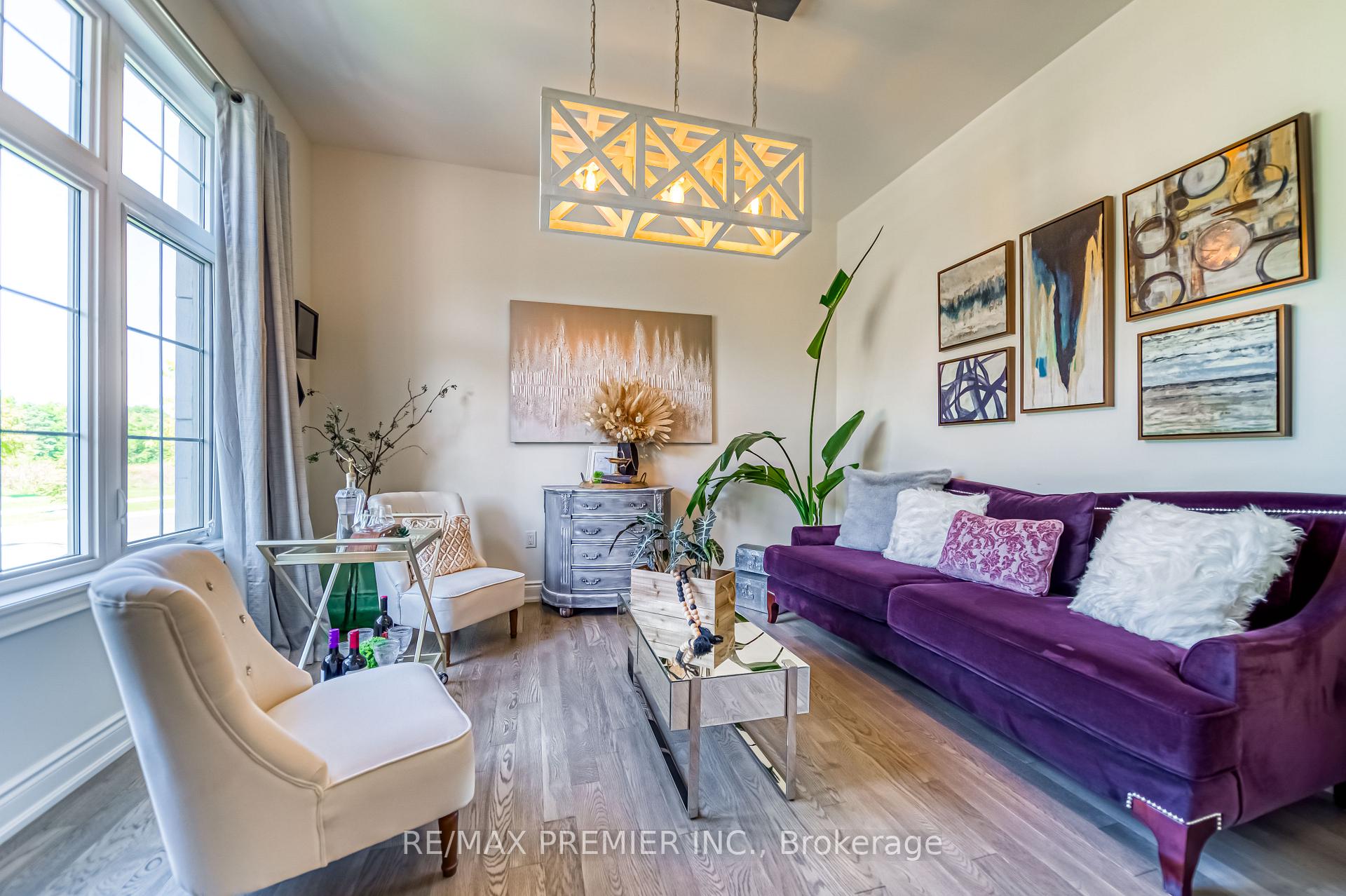 Photo 12 of 116 Klein Mills Road, Vaughan, Kleinburg — HOMEH
