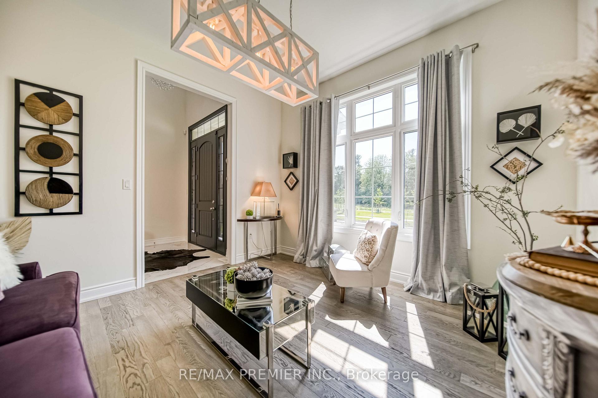 Photo 14 of 116 Klein Mills Road, Vaughan, Kleinburg — HOMEH