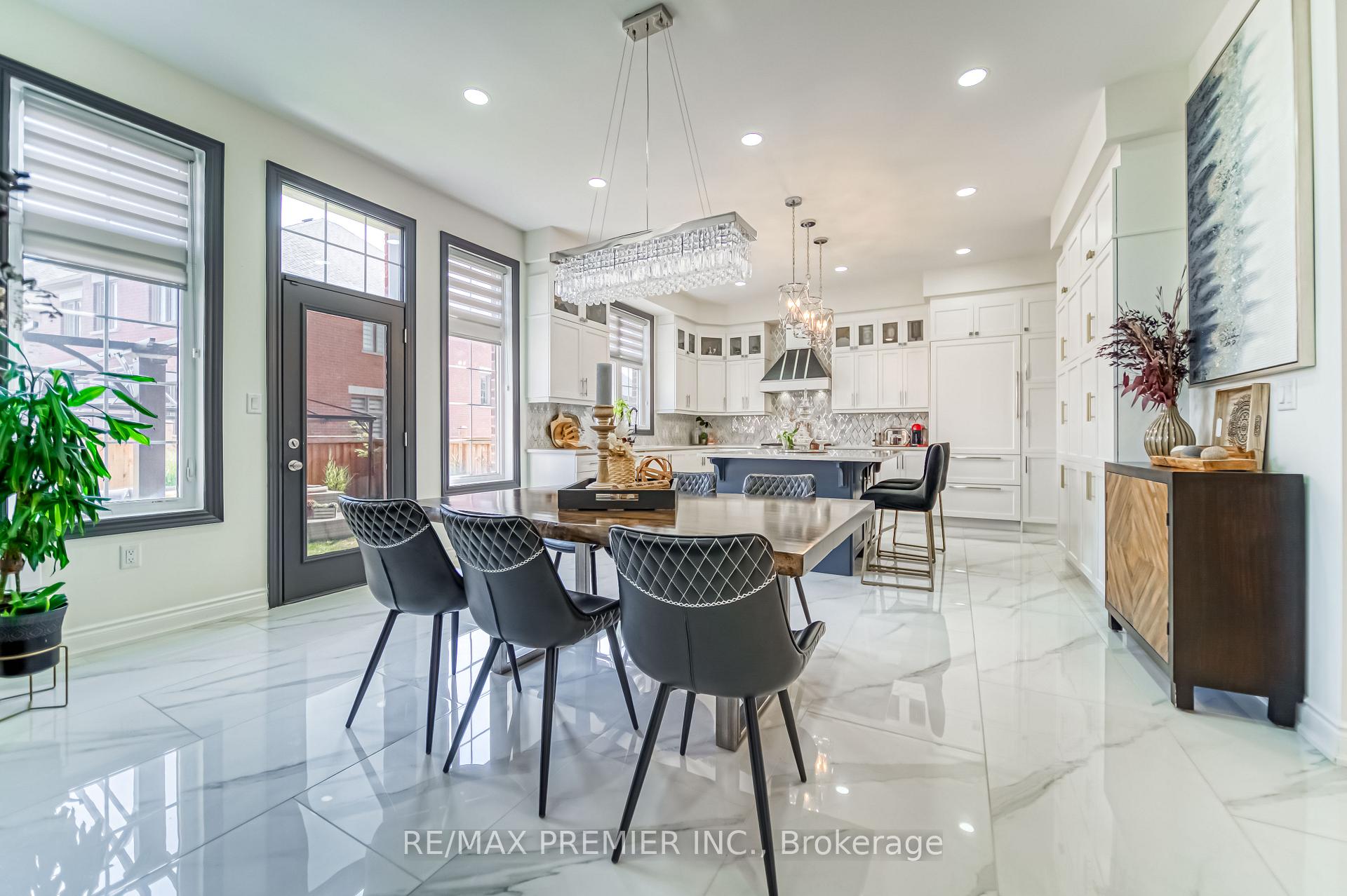 Photo 18 of 116 Klein Mills Road, Vaughan, Kleinburg — HOMEH
